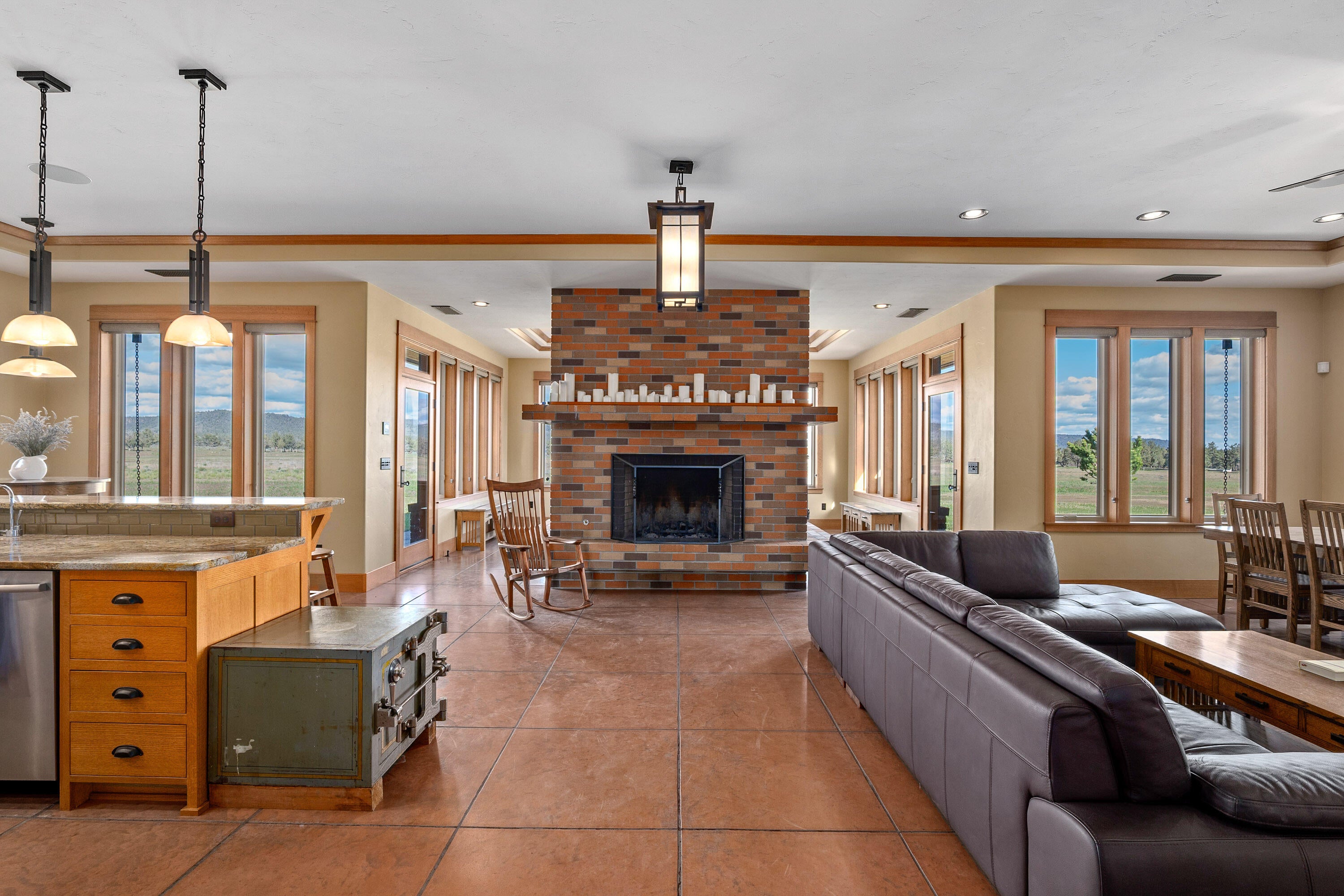 Bonanza, Oregon, 97623, United States, 3 Bedrooms Bedrooms, ,4 BathroomsBathrooms,Residential,Active,1876681