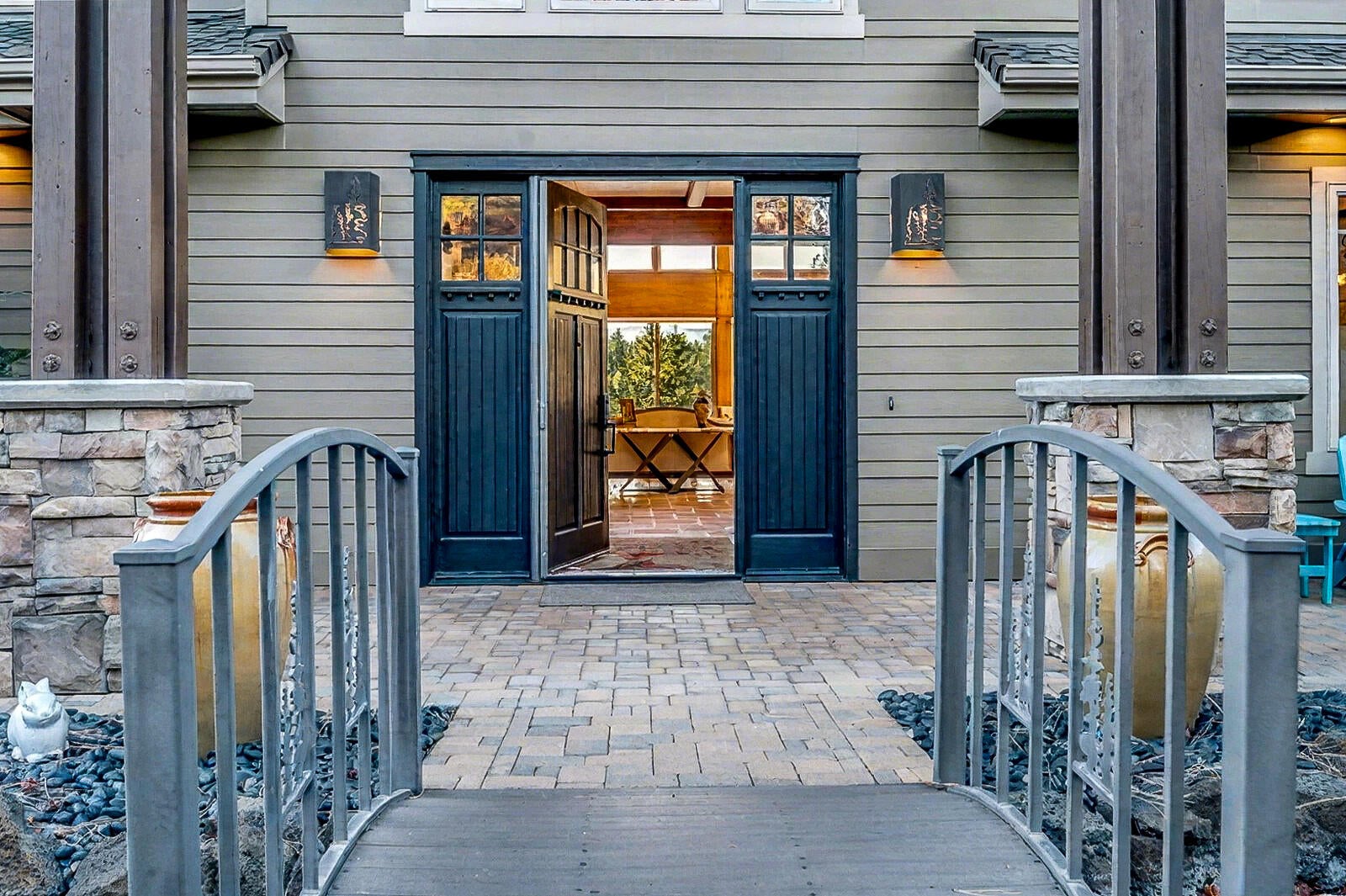 Bend, Oregon, 97703, United States, 4 Bedrooms Bedrooms, ,4 BathroomsBathrooms,Residential,Active,1990602