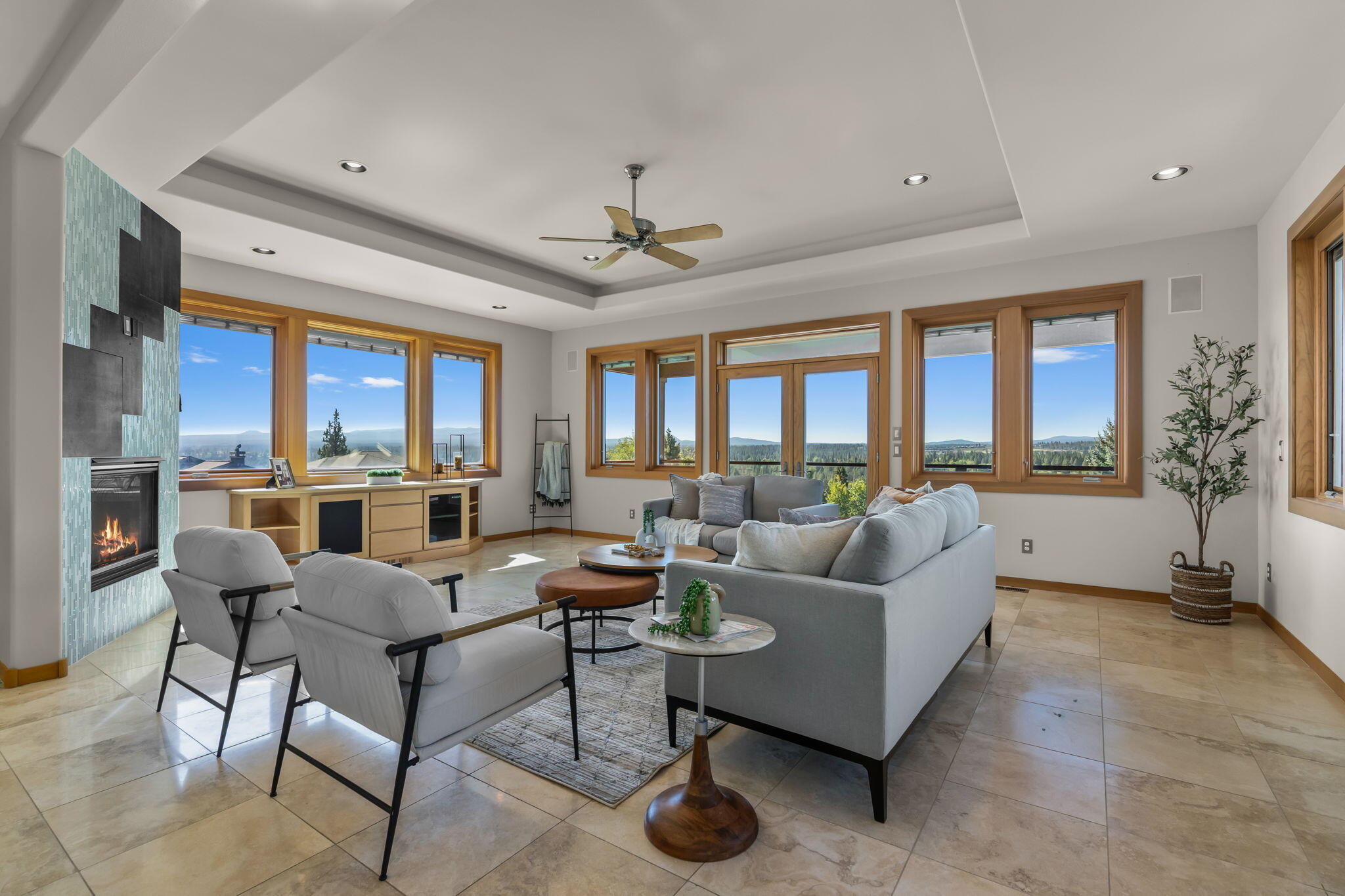 Bend, Oregon, 97702, United States, 3 Bedrooms Bedrooms, ,4 BathroomsBathrooms,Residential,Active,1929788