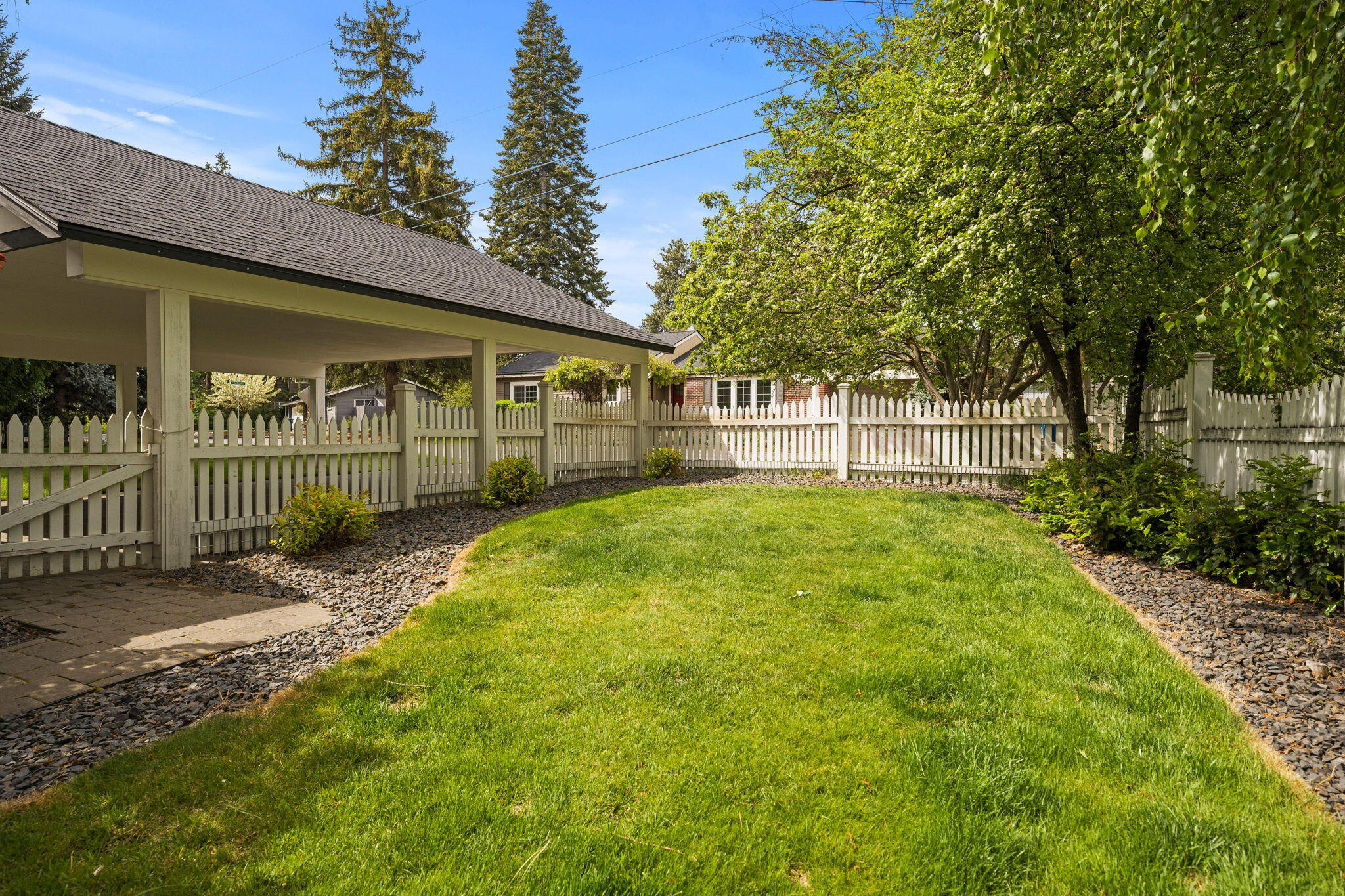 Bend, Oregon, 97703, United States, 3 Bedrooms Bedrooms, ,2 BathroomsBathrooms,Residential,Active,1904740