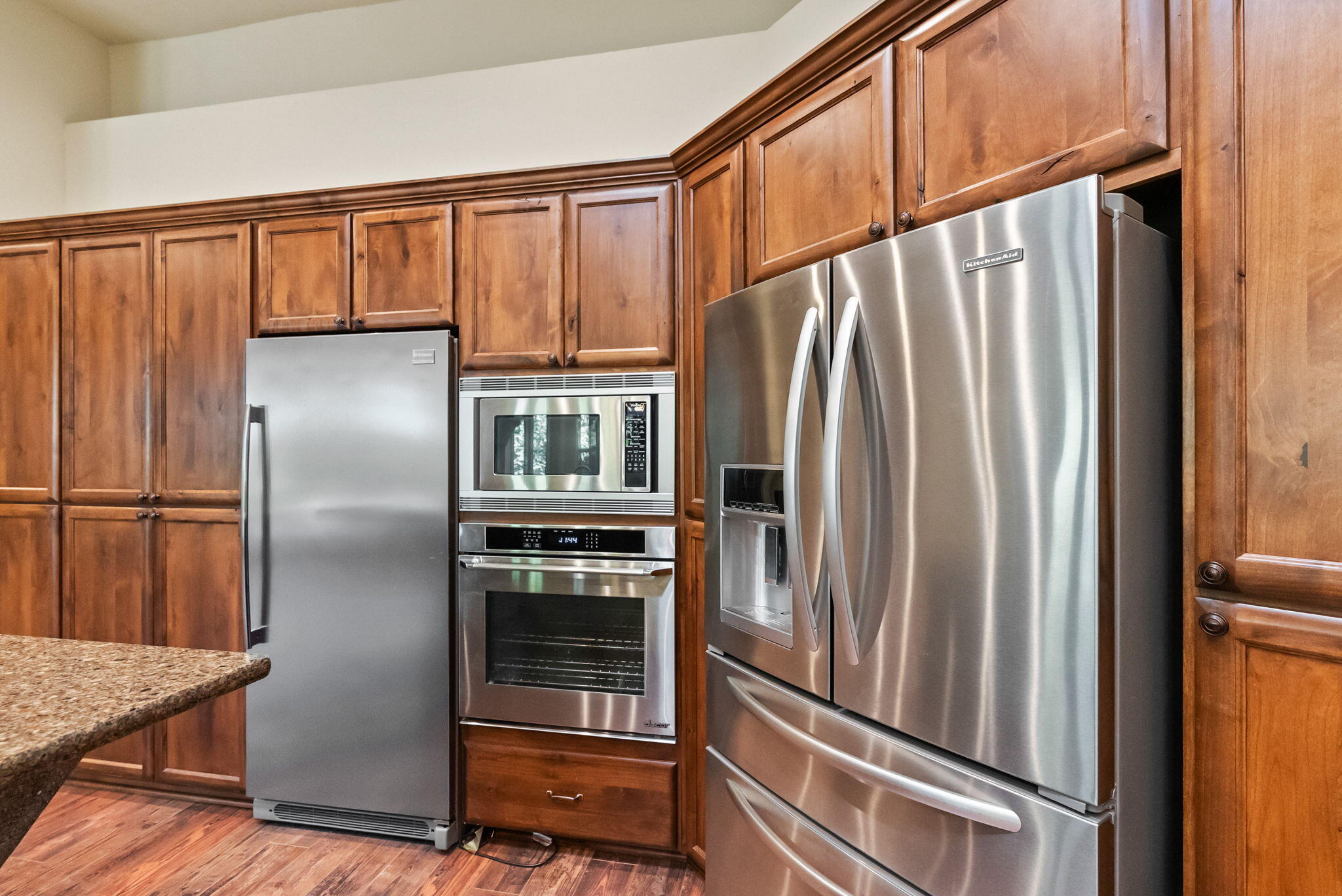 Bend, Oregon, 97702, United States, 3 Bedrooms Bedrooms, ,4 BathroomsBathrooms,Residential,Active,1952481