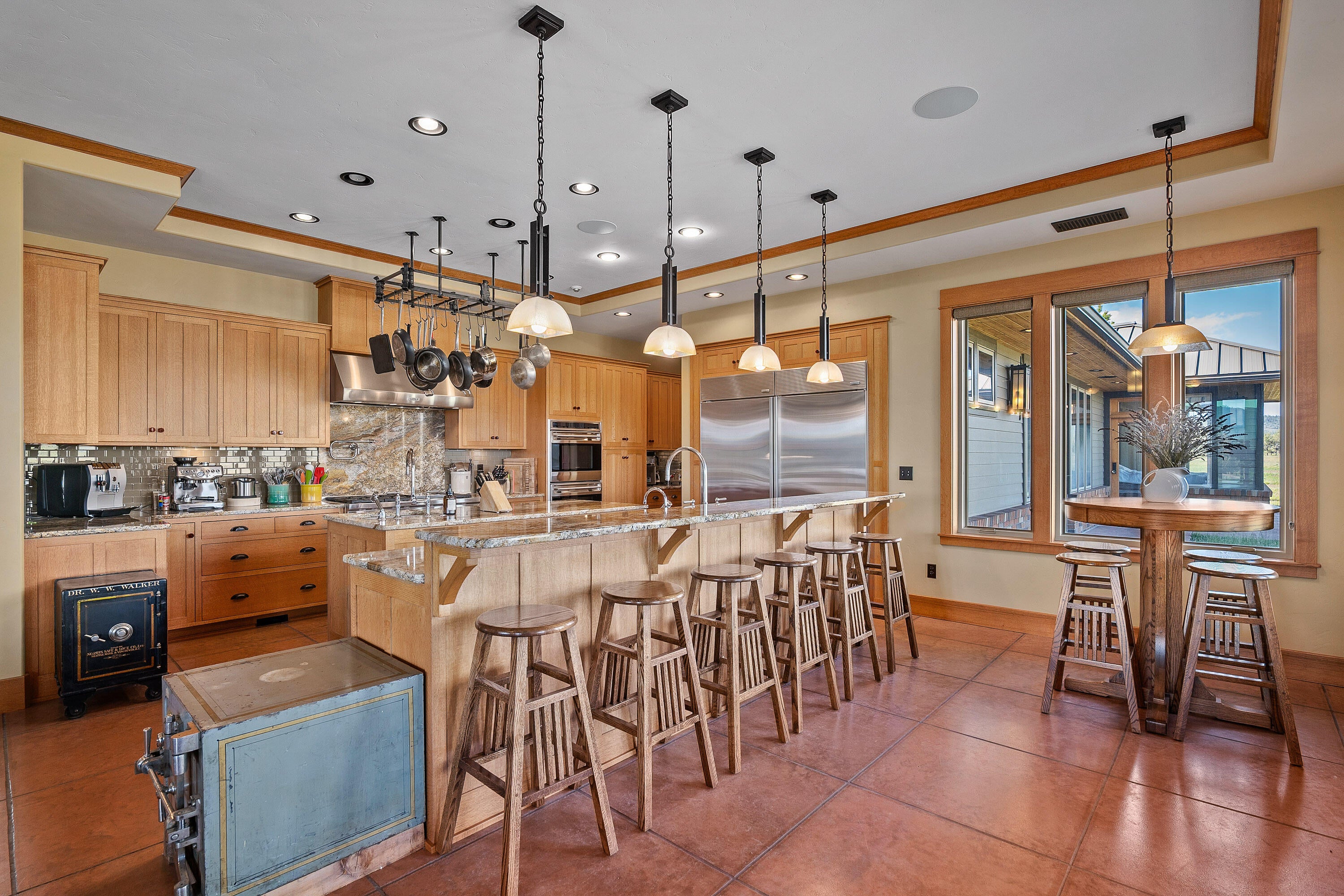 Bonanza, Oregon, 97623, United States, 3 Bedrooms Bedrooms, ,4 BathroomsBathrooms,Residential,Active,1876681