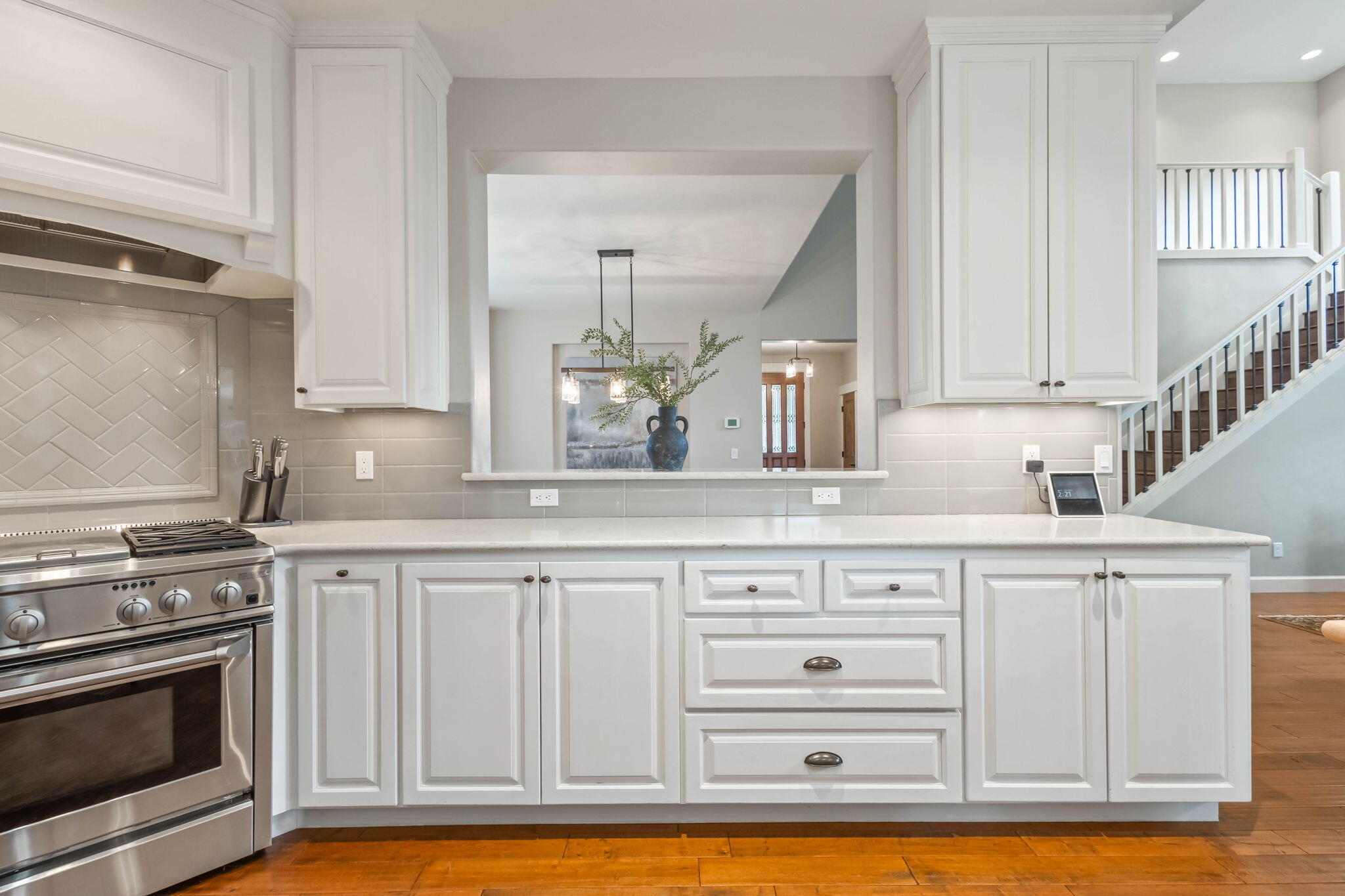 Bend, Oregon, 97702, United States, 4 Bedrooms Bedrooms, ,5 BathroomsBathrooms,Residential,Active,1726847