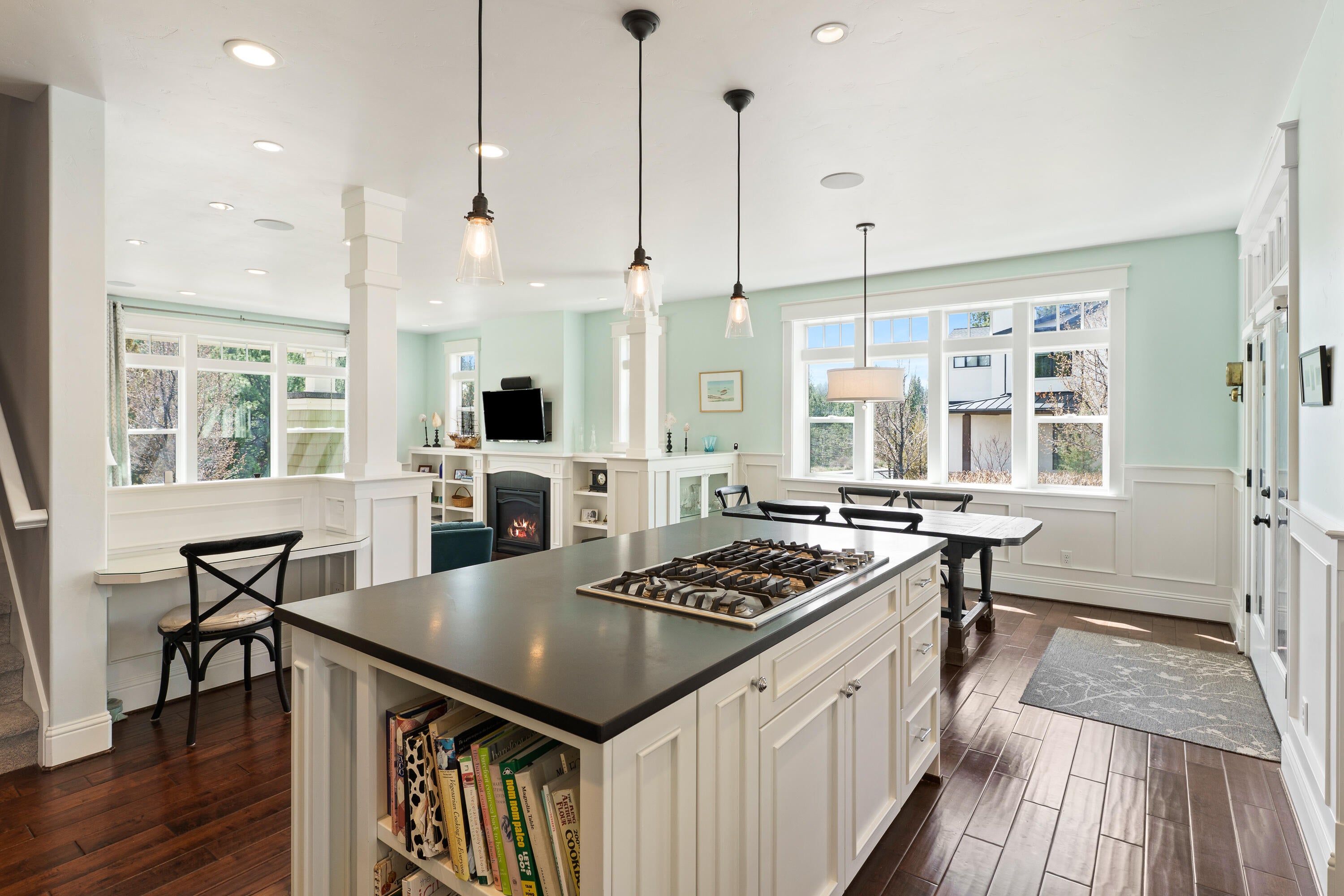 Bend, Oregon, 97703, United States, 4 Bedrooms Bedrooms, ,3 BathroomsBathrooms,Residential,Active,1764459