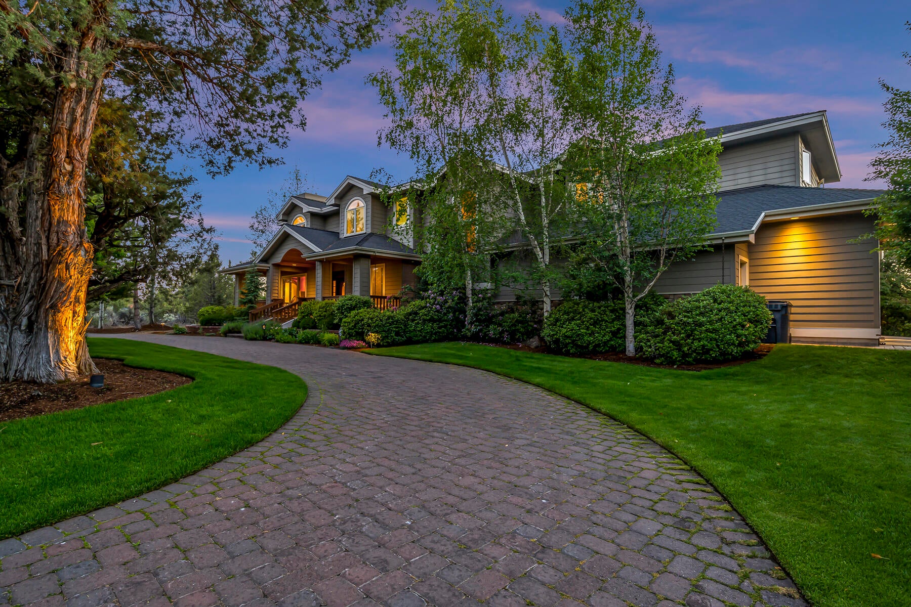 Bend, Oregon, 97702, United States, ,6 BathroomsBathrooms,Residential,Active,1726978