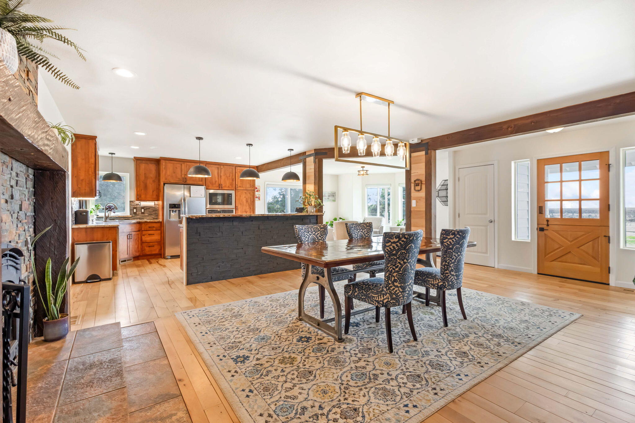 Powell Butte, Oregon, 97753, United States, 3 Bedrooms Bedrooms, ,3 BathroomsBathrooms,Residential,Active,1756913