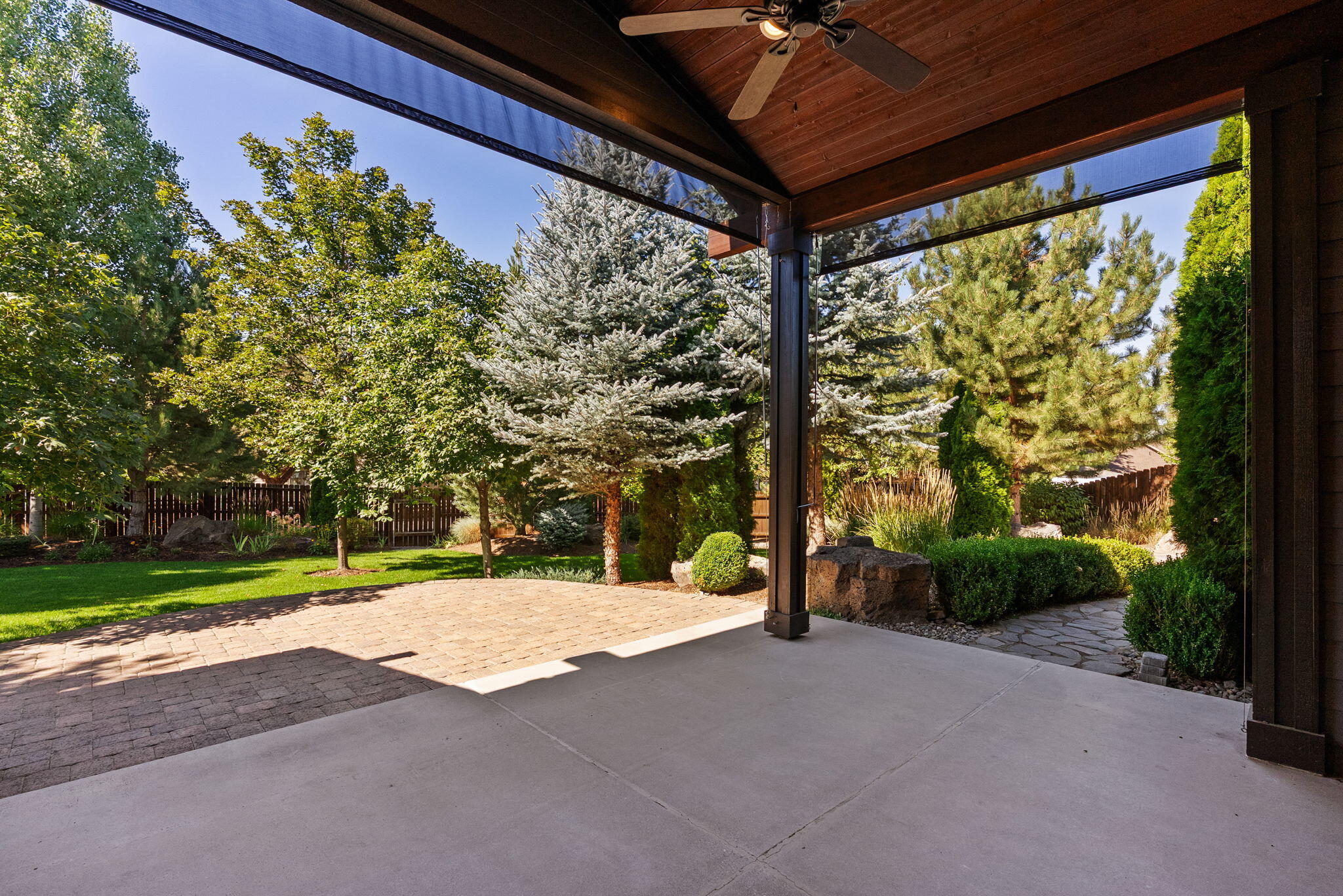 Bend, Oregon, 97702, United States, 3 Bedrooms Bedrooms, ,4 BathroomsBathrooms,Residential,Active,1952481