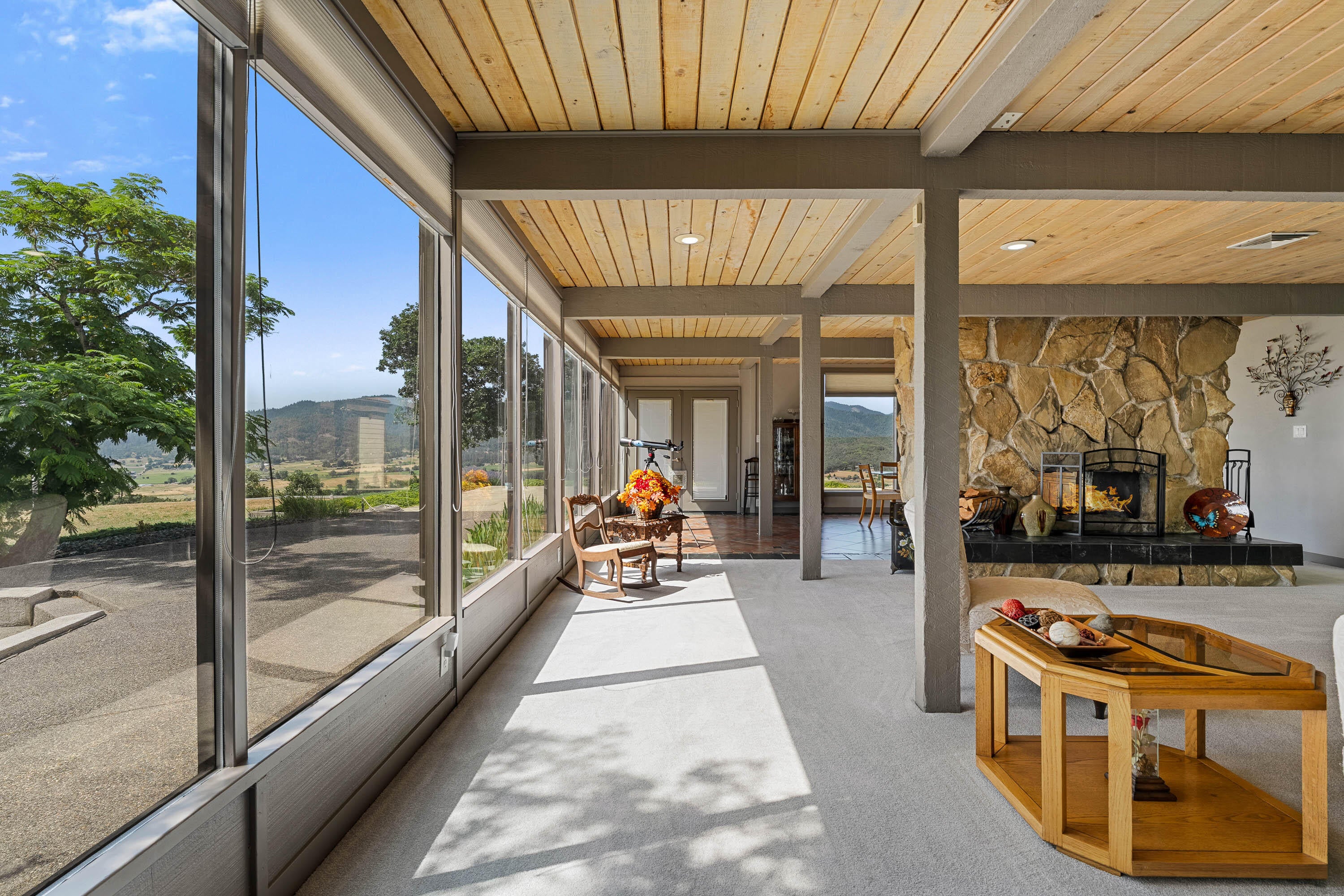 Central Point, Oregon, 97502, United States, 4 Bedrooms Bedrooms, ,4 BathroomsBathrooms,Residential,Active,2006836