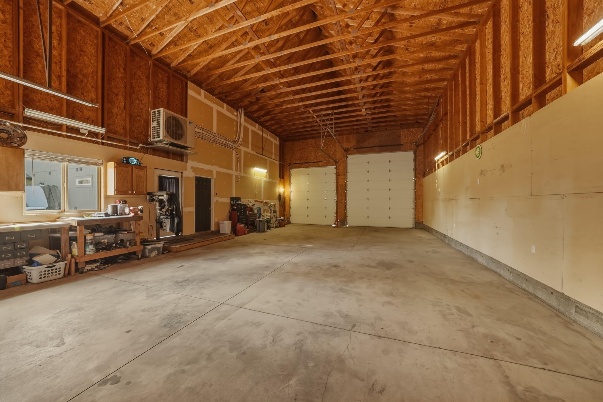 Bend, Oregon, 97702, United States, 3 Bedrooms Bedrooms, ,5 BathroomsBathrooms,Residential,Active,2045021