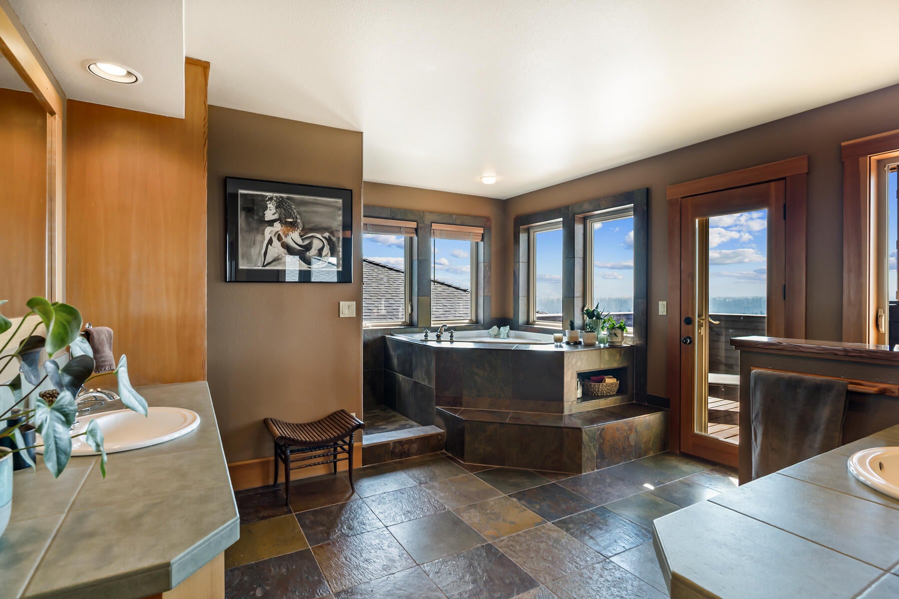 Bend, Oregon, 97702, United States, 3 Bedrooms Bedrooms, ,3 BathroomsBathrooms,Residential,Active,1936452