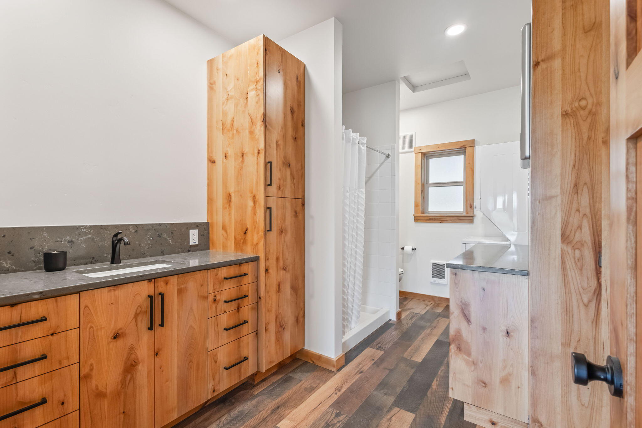 Bend, Oregon, 97707, United States, 3 Bedrooms Bedrooms, ,3 BathroomsBathrooms,Residential,Active,1880197