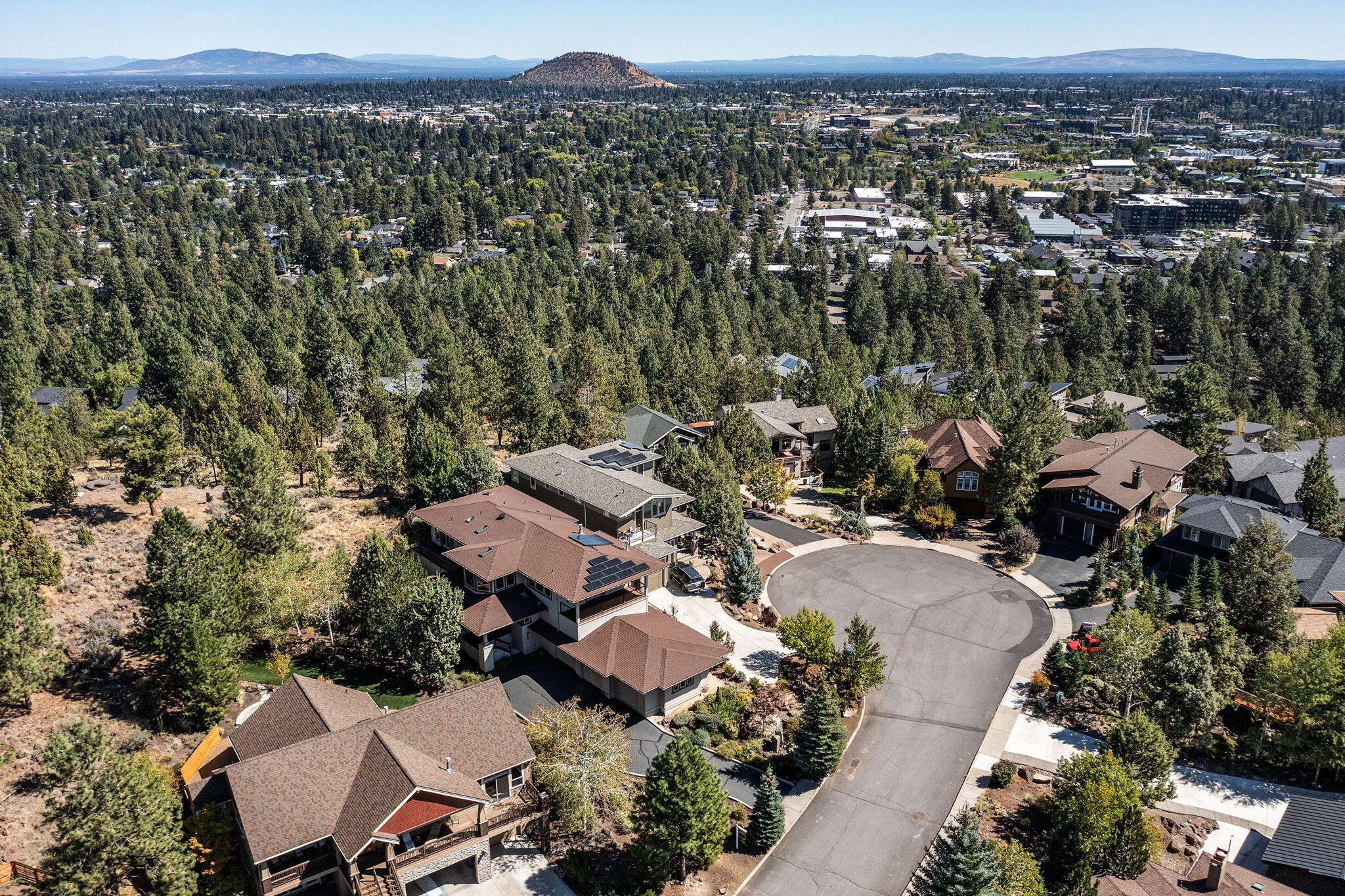 Bend, Oregon, 97702, United States, 3 Bedrooms Bedrooms, ,4 BathroomsBathrooms,Residential,Active,1929788