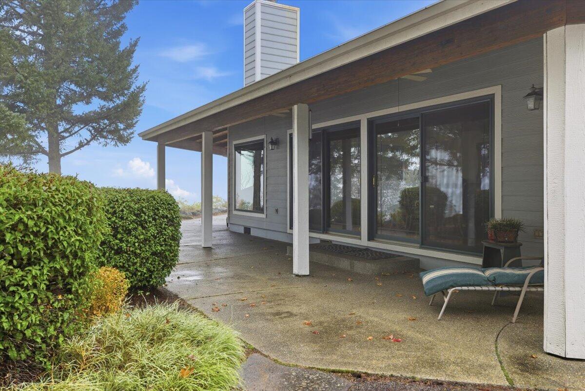 Grants Pass, Oregon, 97527, United States, 3 Bedrooms Bedrooms, ,3 BathroomsBathrooms,Residential,Active,1990612