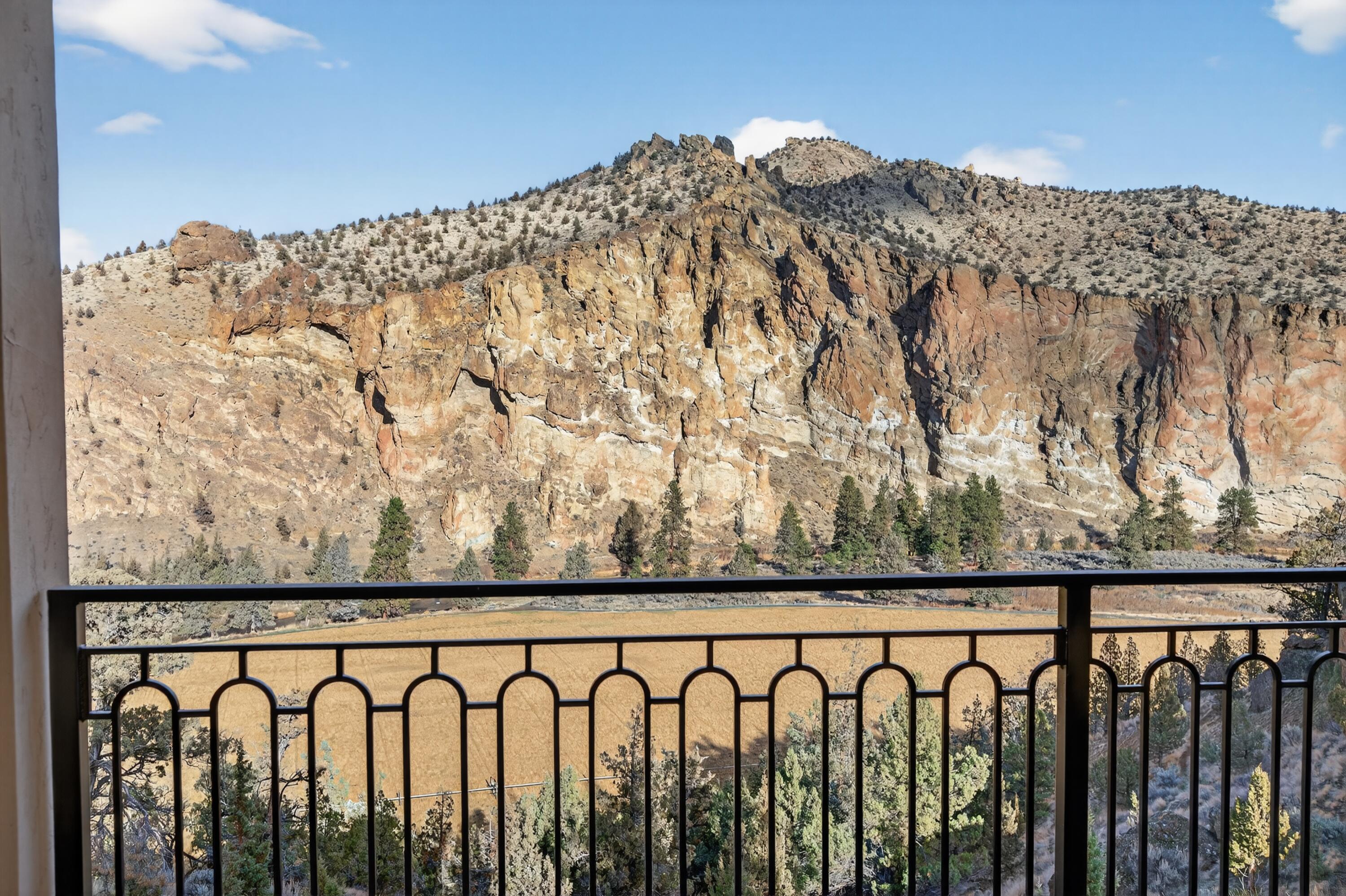 Terrebonne, Oregon, 97760, United States, 5 Bedrooms Bedrooms, ,5 BathroomsBathrooms,Residential,Active,1747251