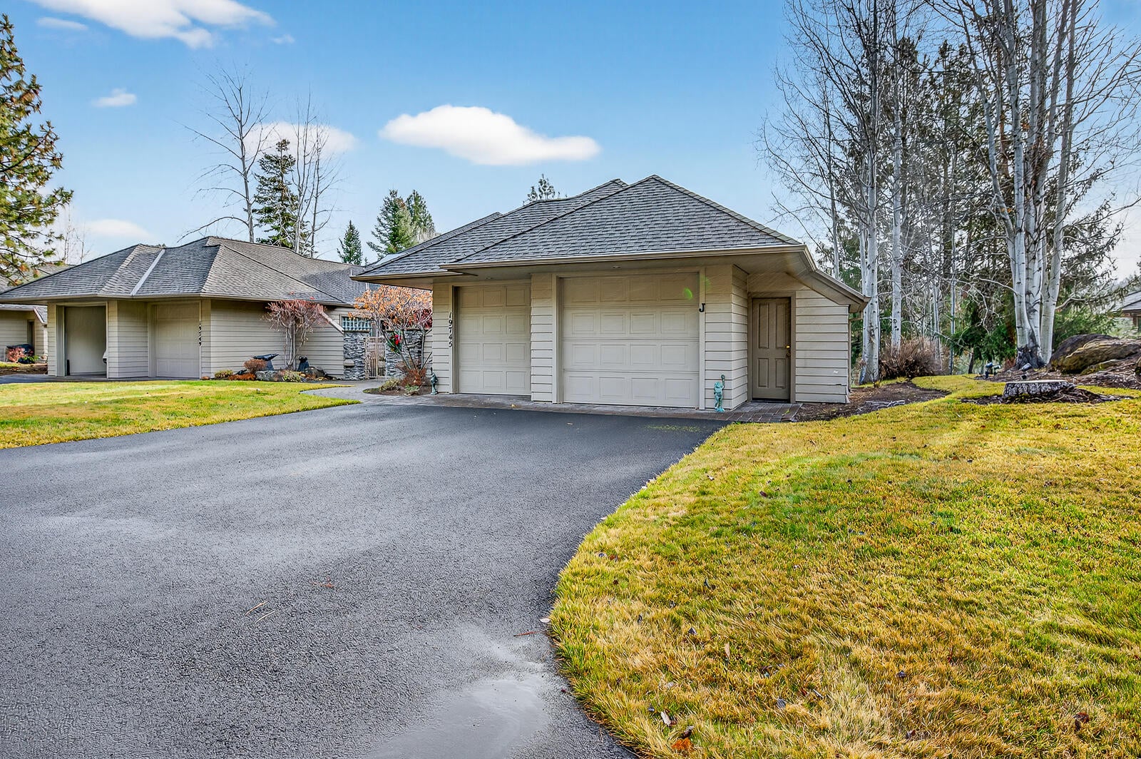 Bend, Oregon, 97702, United States, 4 Bedrooms Bedrooms, ,5 BathroomsBathrooms,Residential,Active,2007101