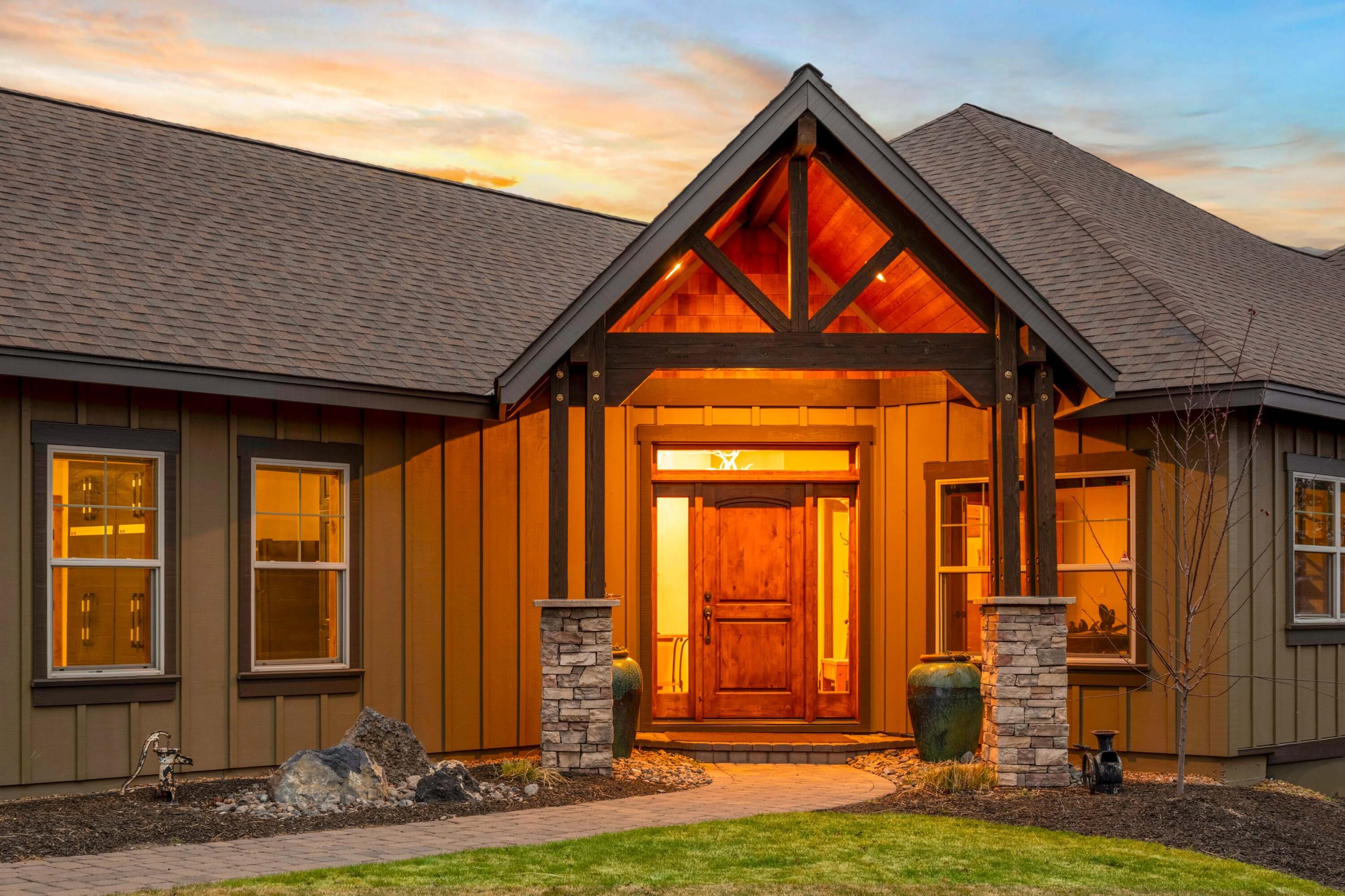 Redmond, Oregon, 97756, United States, 3 Bedrooms Bedrooms, ,4 BathroomsBathrooms,Residential,Active,2002359