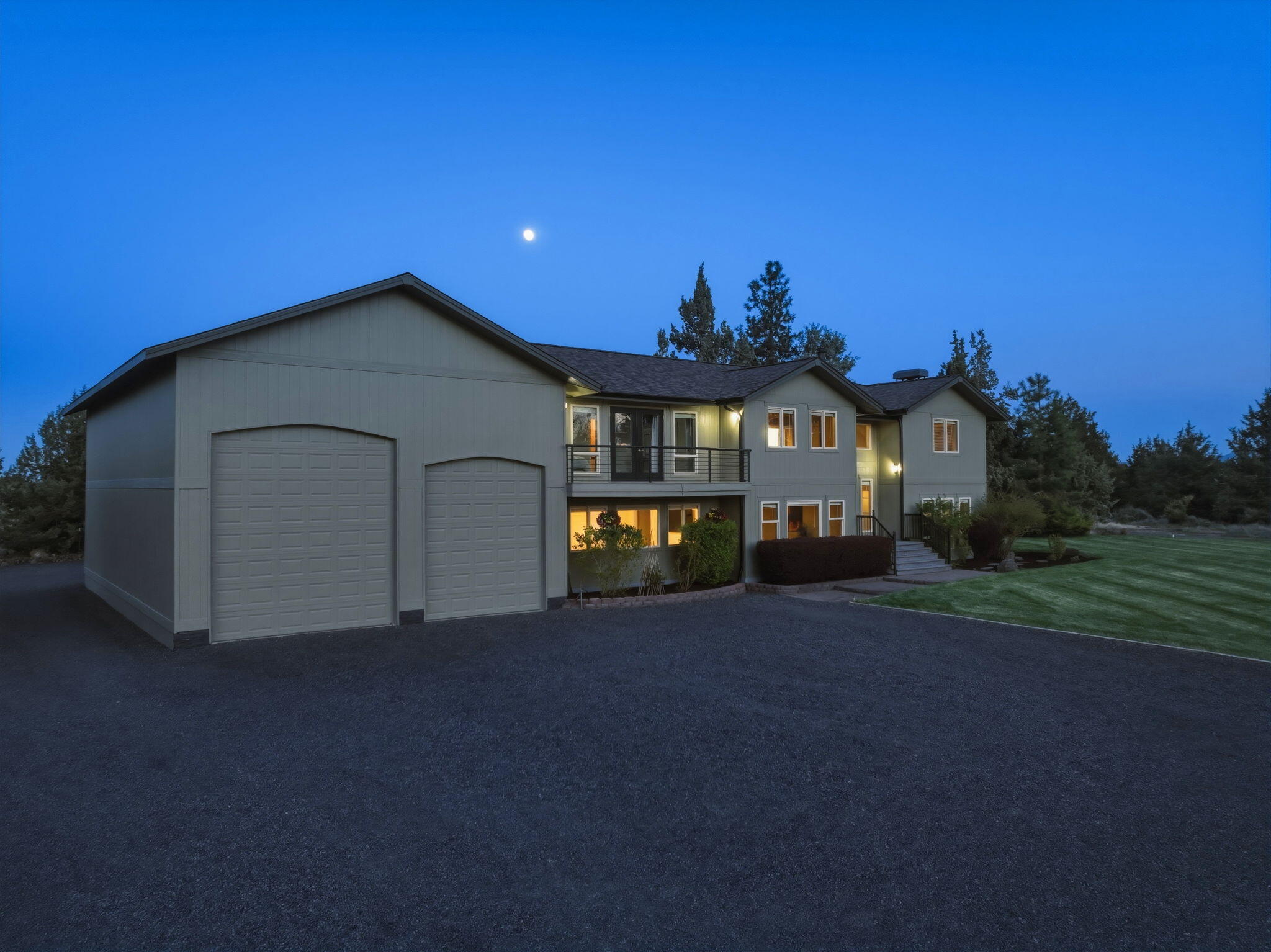 Bend, Oregon, 97702, United States, 3 Bedrooms Bedrooms, ,5 BathroomsBathrooms,Residential,Active,2045021