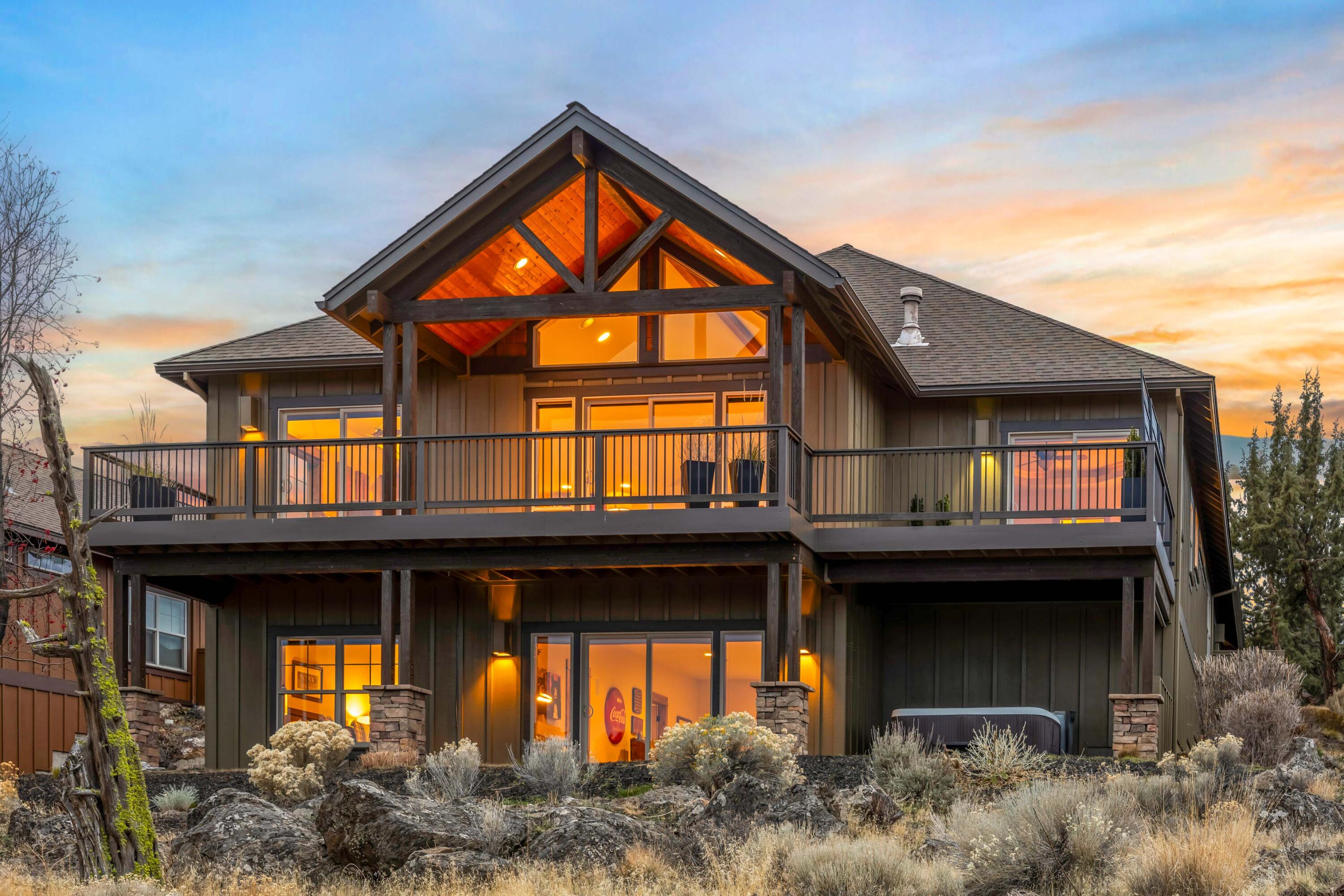 Redmond, Oregon, 97756, United States, 3 Bedrooms Bedrooms, ,4 BathroomsBathrooms,Residential,Active,2002359