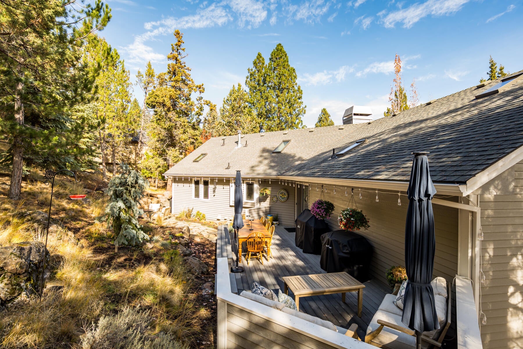 Bend, Oregon, 97703, United States, 5 Bedrooms Bedrooms, ,3 BathroomsBathrooms,Residential,Active,1972188