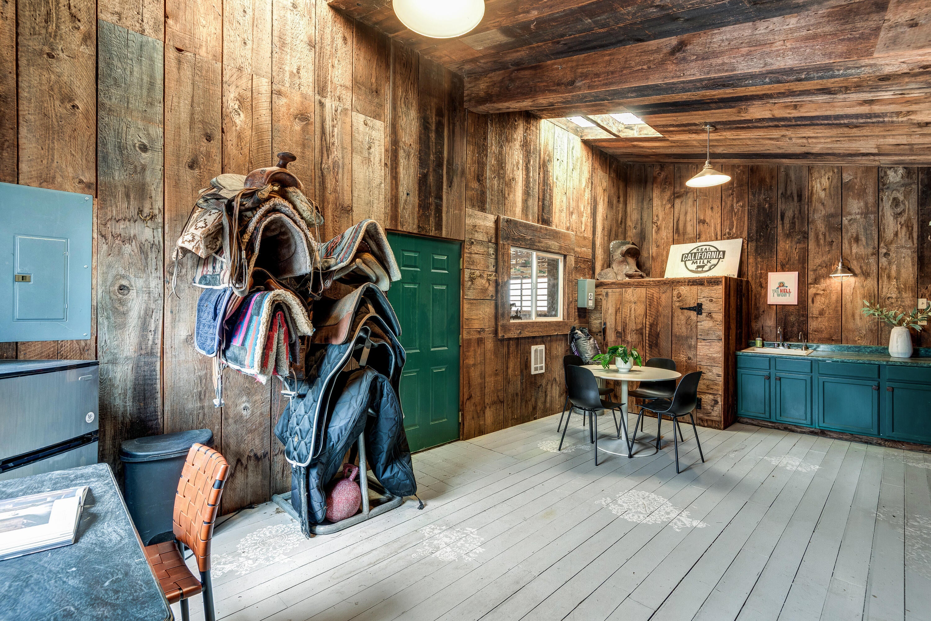 Bend, Oregon, 97703, United States, 3 Bedrooms Bedrooms, ,3 BathroomsBathrooms,Residential,Active,1953693