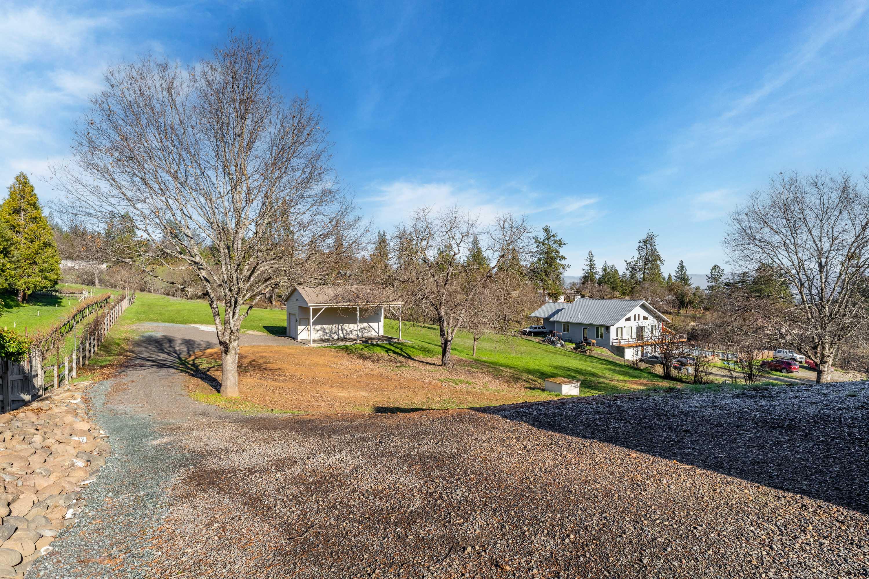 Central Point, Oregon, 97502, United States, 4 Bedrooms Bedrooms, ,3 BathroomsBathrooms,Residential,Active,1959928