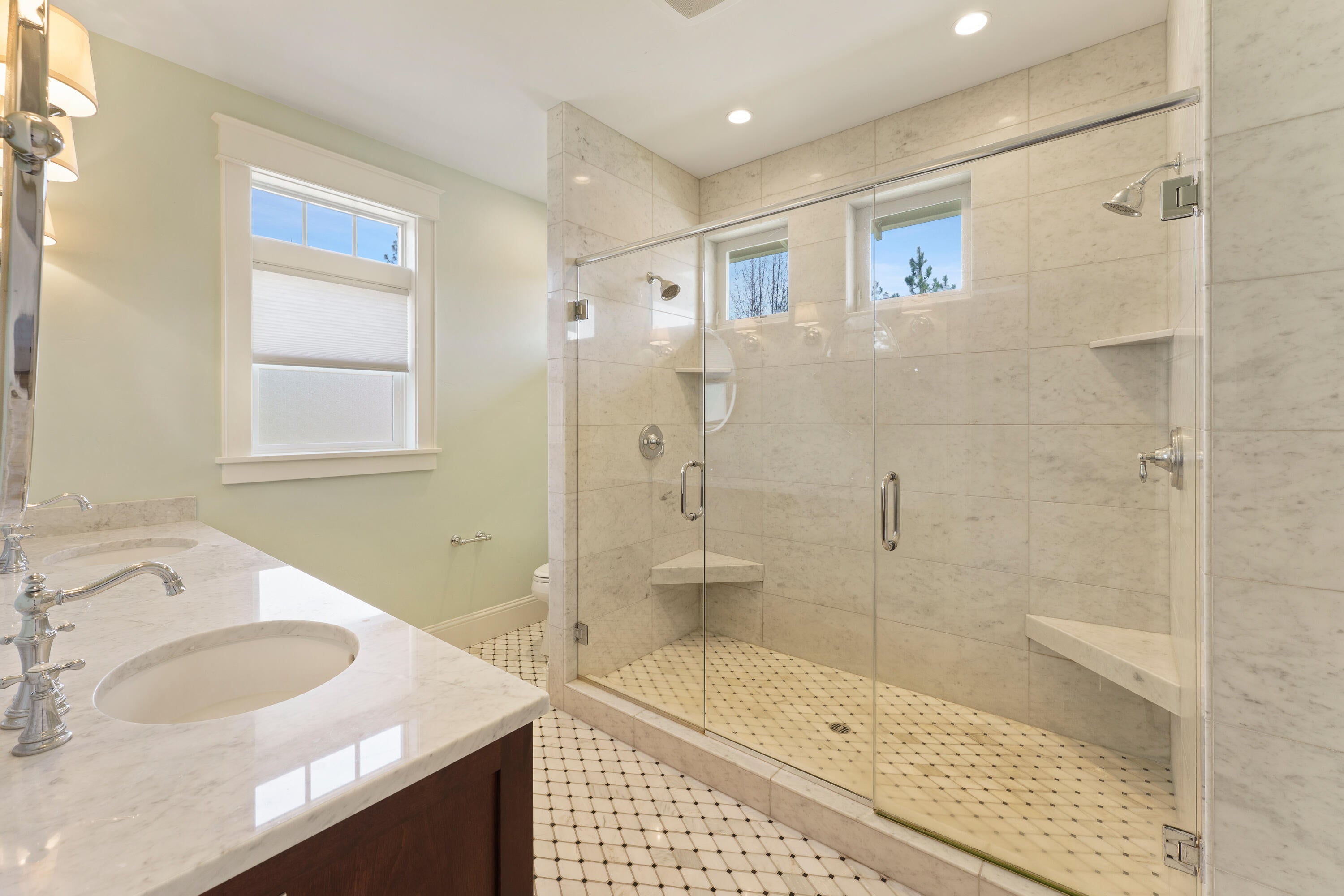 Bend, Oregon, 97703, United States, 4 Bedrooms Bedrooms, ,3 BathroomsBathrooms,Residential,Active,1764459