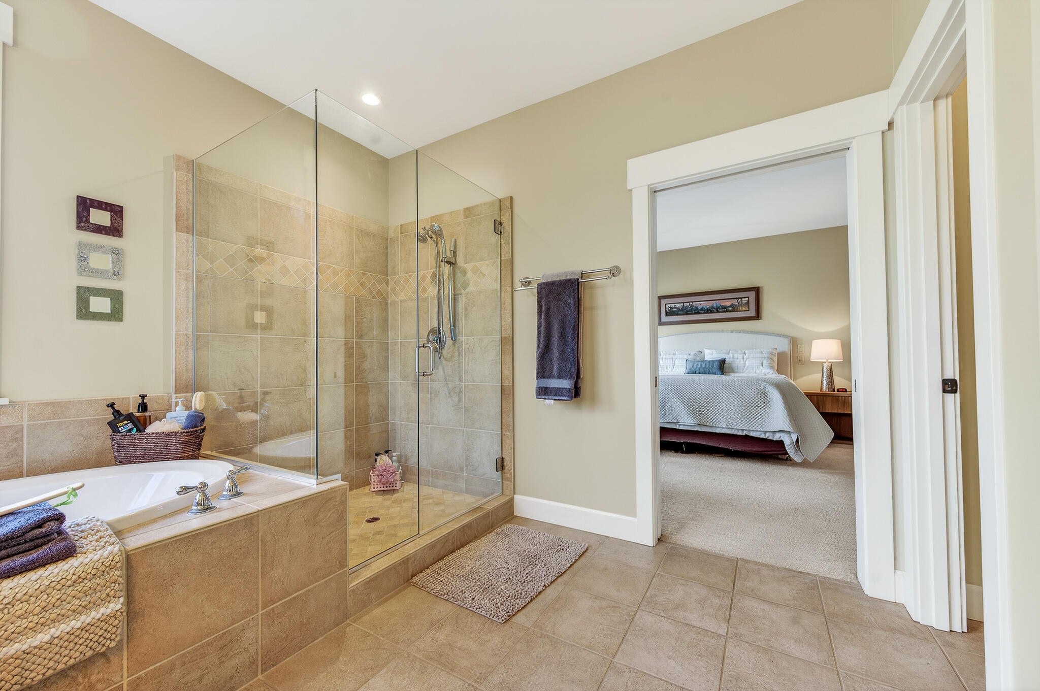 Bend, Oregon, 97703, United States, 3 Bedrooms Bedrooms, ,3 BathroomsBathrooms,Residential,Active,2017476