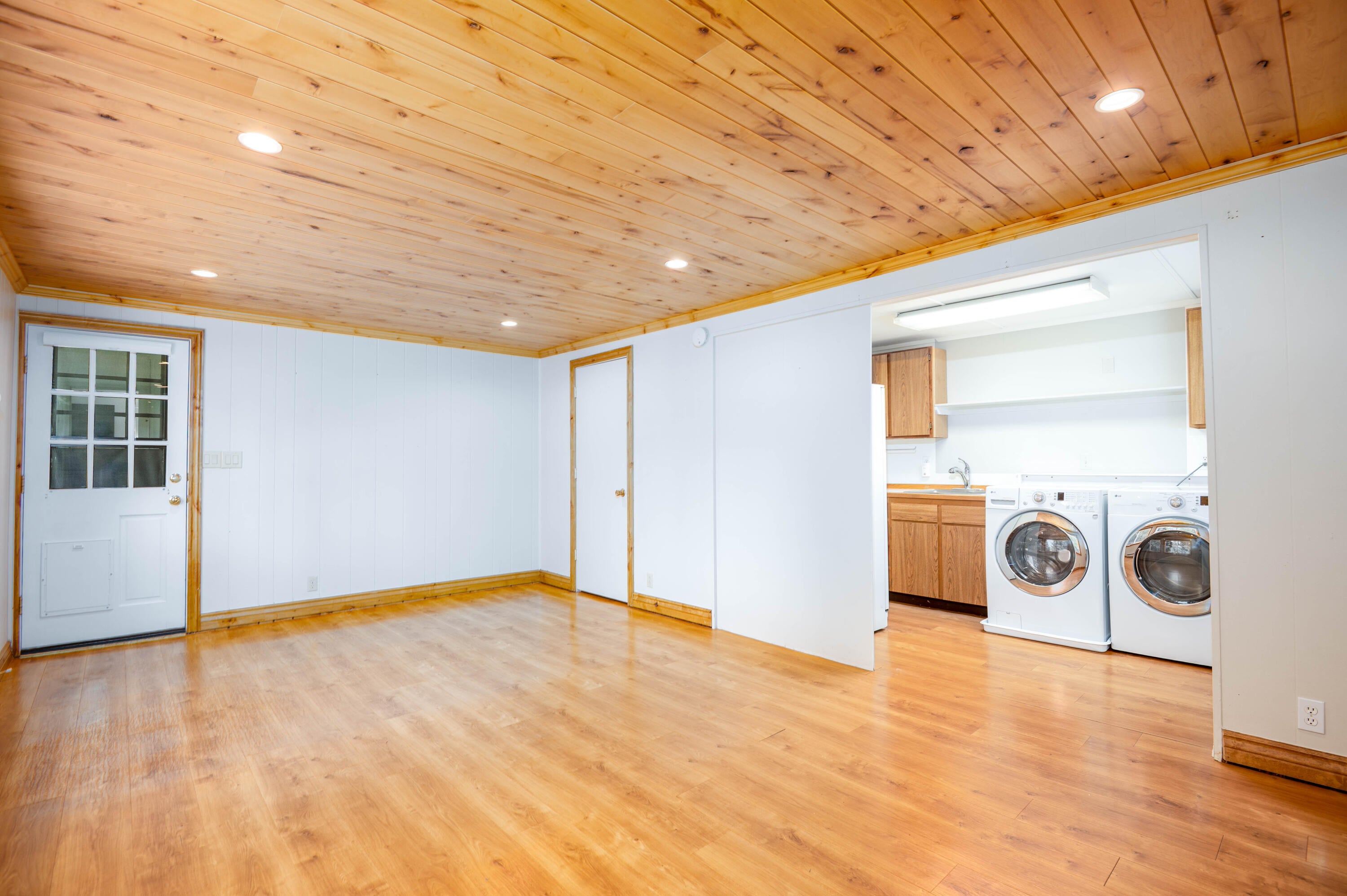 Bend, Oregon, 97703, United States, 3 Bedrooms Bedrooms, ,2 BathroomsBathrooms,Residential,Active,1904740