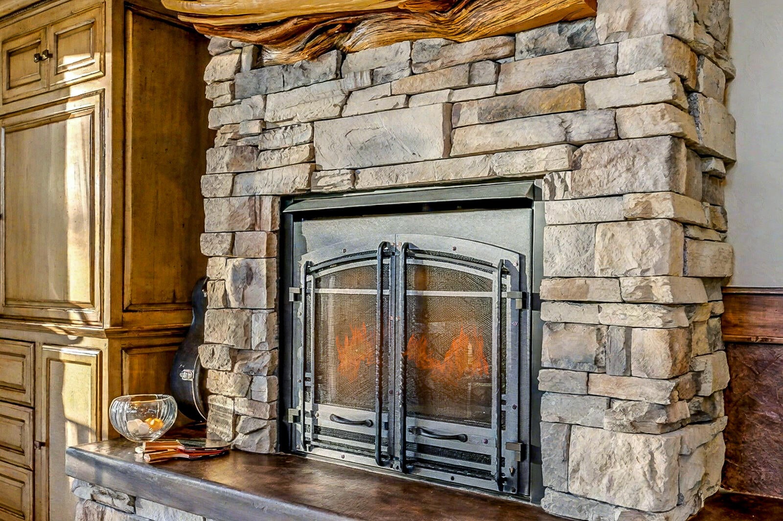 Bend, Oregon, 97703, United States, 4 Bedrooms Bedrooms, ,4 BathroomsBathrooms,Residential,Active,1990602