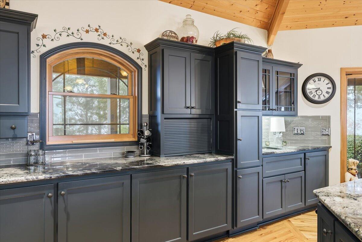 Grants Pass, Oregon, 97527, United States, 3 Bedrooms Bedrooms, ,3 BathroomsBathrooms,Residential,Active,1990612