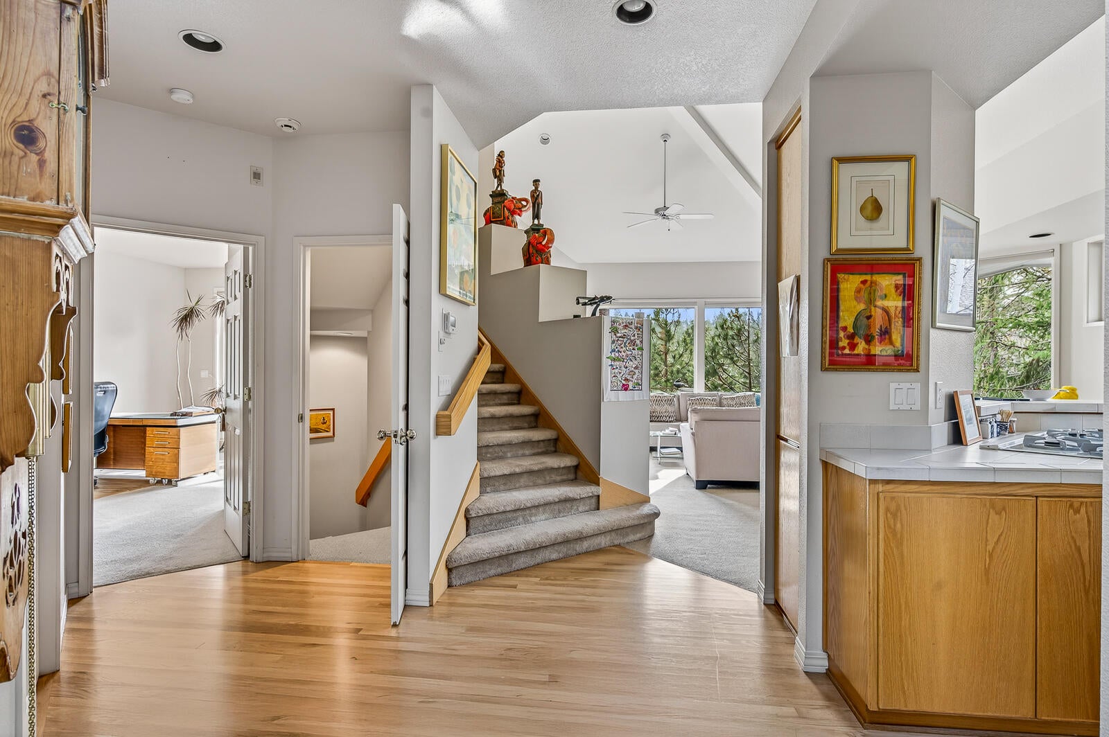 Bend, Oregon, 97702, United States, 4 Bedrooms Bedrooms, ,5 BathroomsBathrooms,Residential,Active,2007101