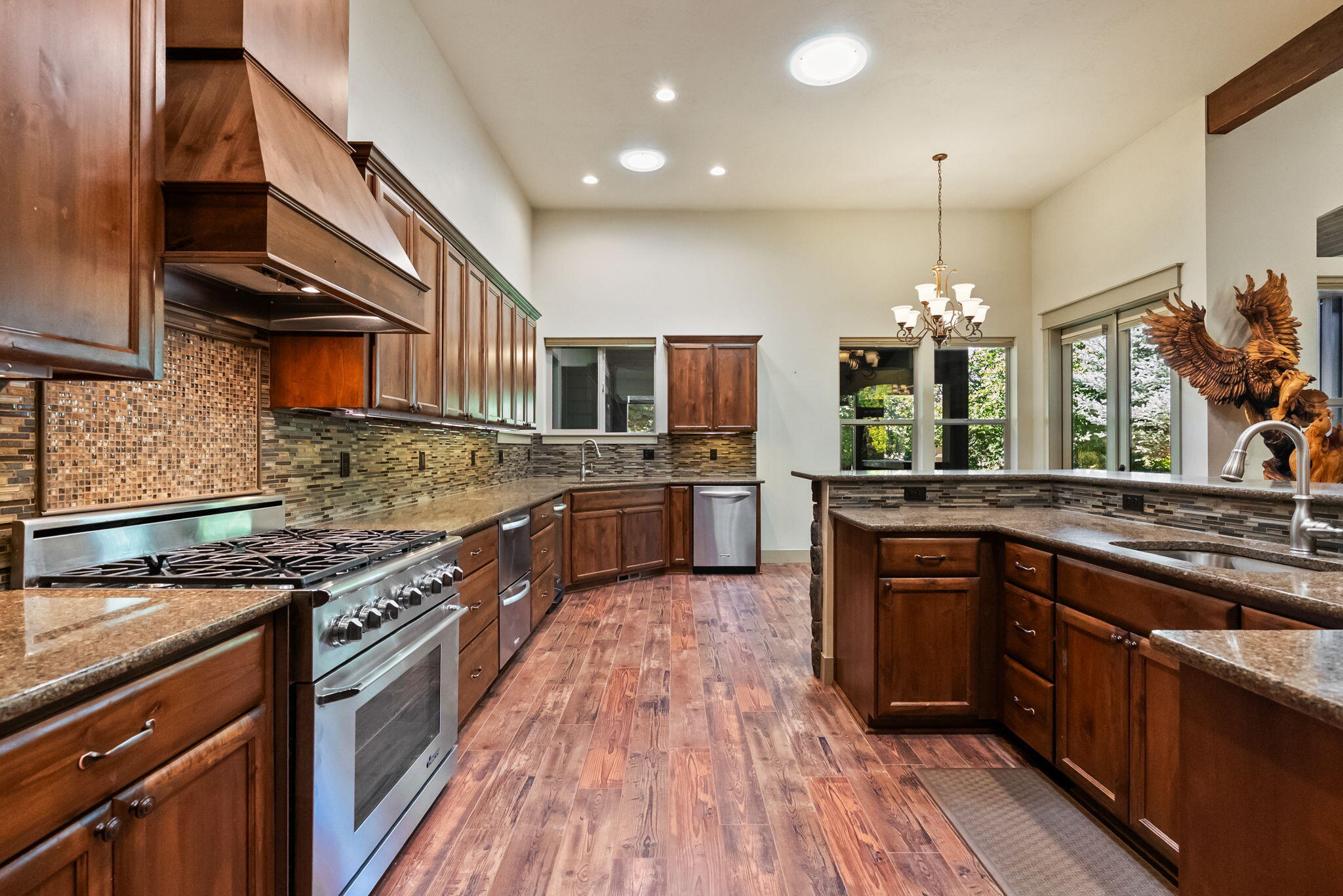 Bend, Oregon, 97702, United States, 3 Bedrooms Bedrooms, ,4 BathroomsBathrooms,Residential,Active,1952481