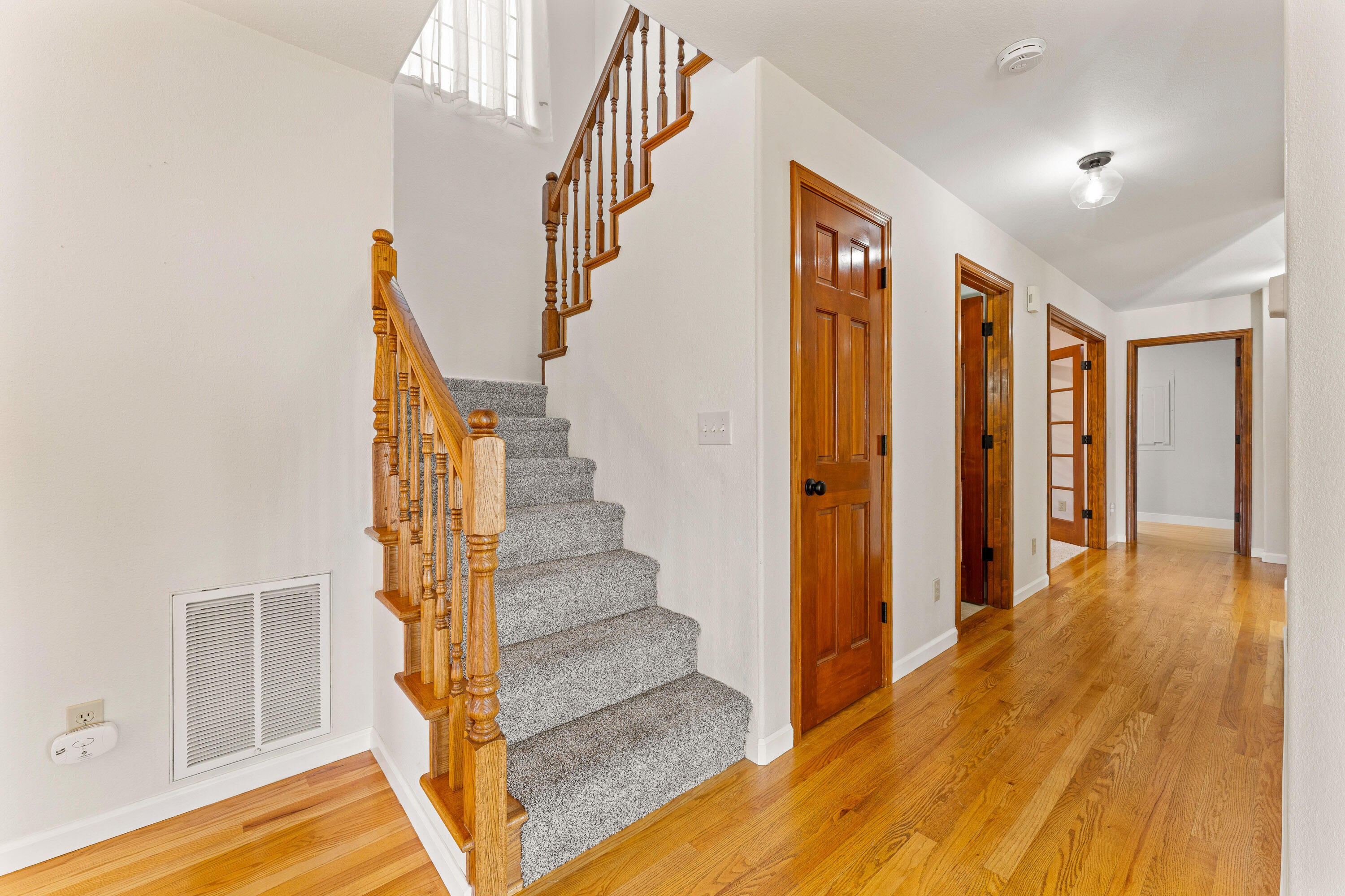 Central Point, Oregon, 97502, United States, 4 Bedrooms Bedrooms, ,3 BathroomsBathrooms,Residential,Active,1959928