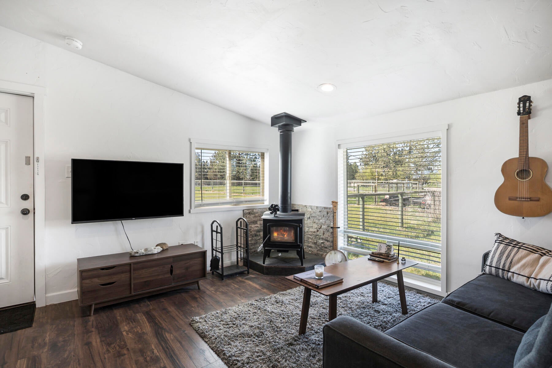 Bend, Oregon, 97703, United States, 4 Bedrooms Bedrooms, ,3 BathroomsBathrooms,Residential,Active,1790219