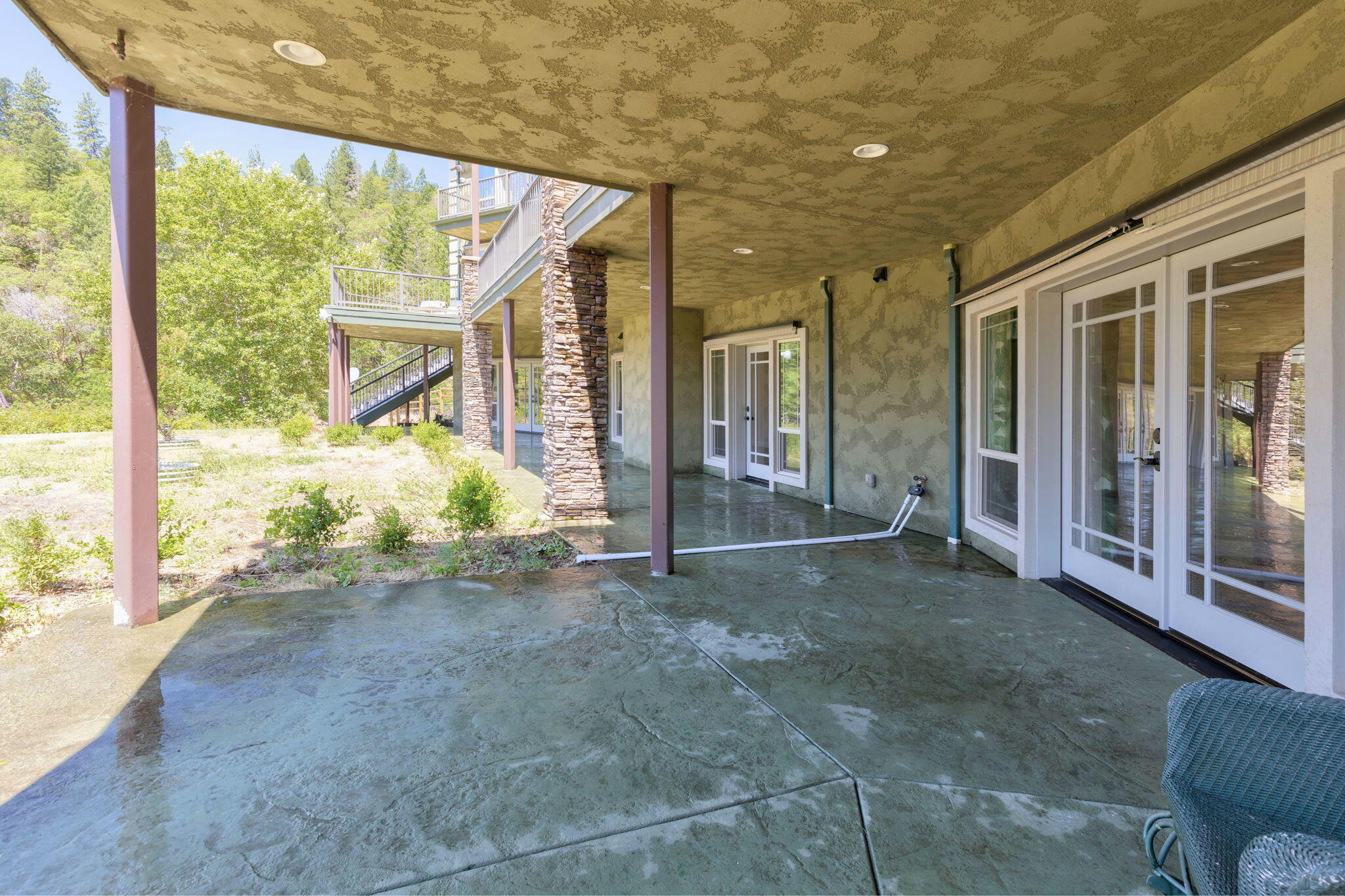 Grants Pass, Oregon, 97527, United States, ,6 BathroomsBathrooms,Residential,Active,1748769