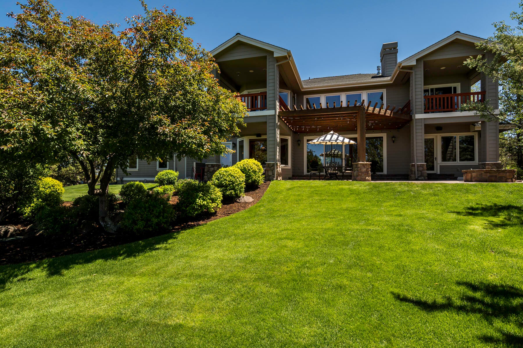 Bend, Oregon, 97702, United States, ,6 BathroomsBathrooms,Residential,Active,1726978