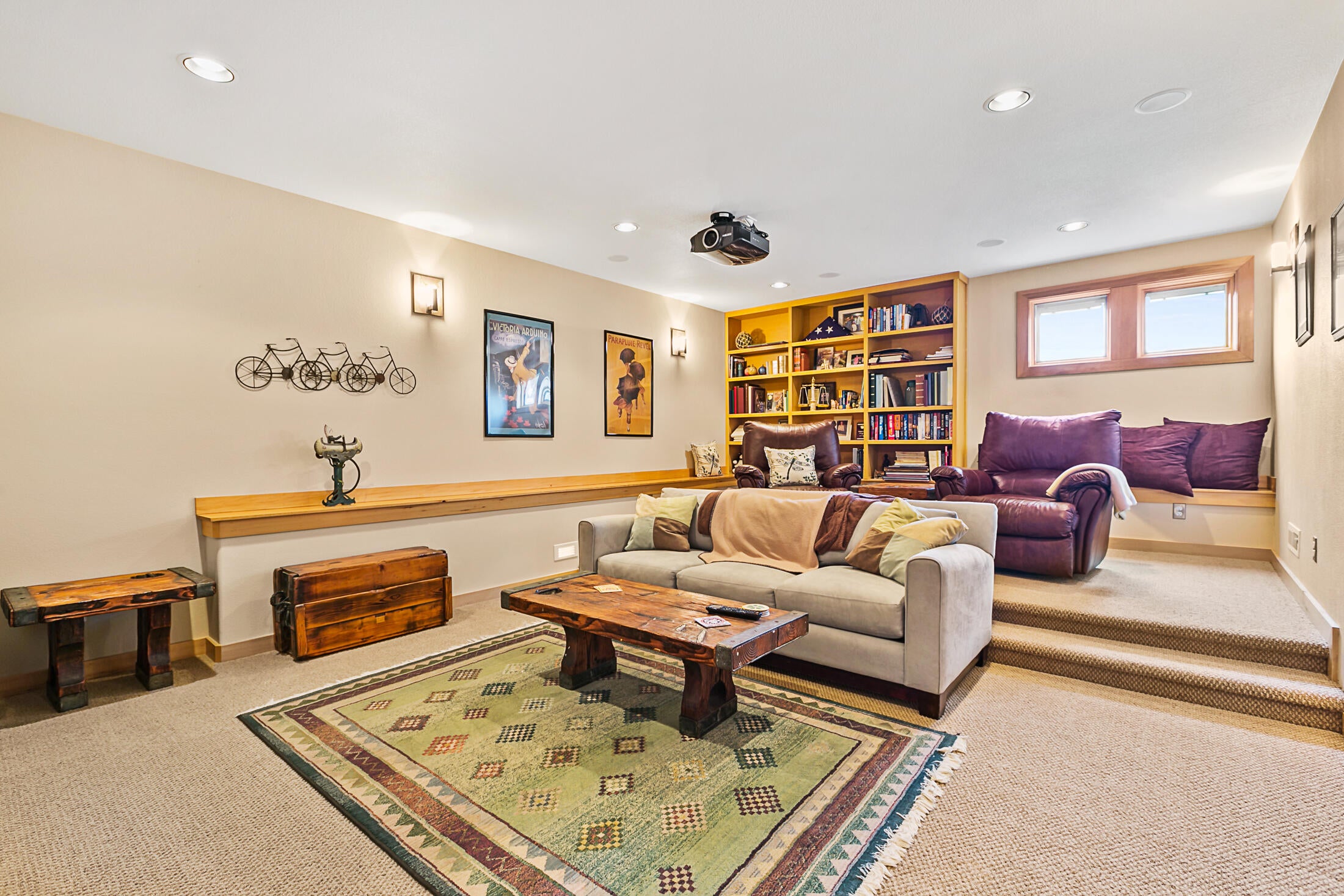 Bend, Oregon, 97702, United States, 3 Bedrooms Bedrooms, ,4 BathroomsBathrooms,Residential,Active,1929788