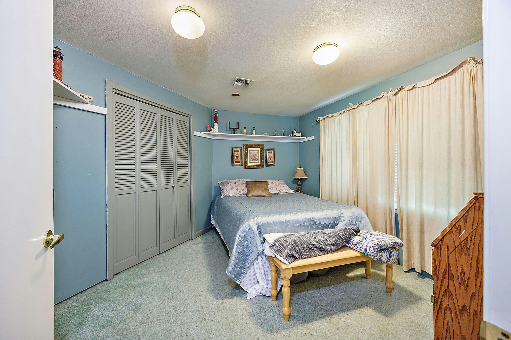 Ashland, Oregon, 97520, United States, 4 Bedrooms Bedrooms, ,4 BathroomsBathrooms,Residential,Active,1741601