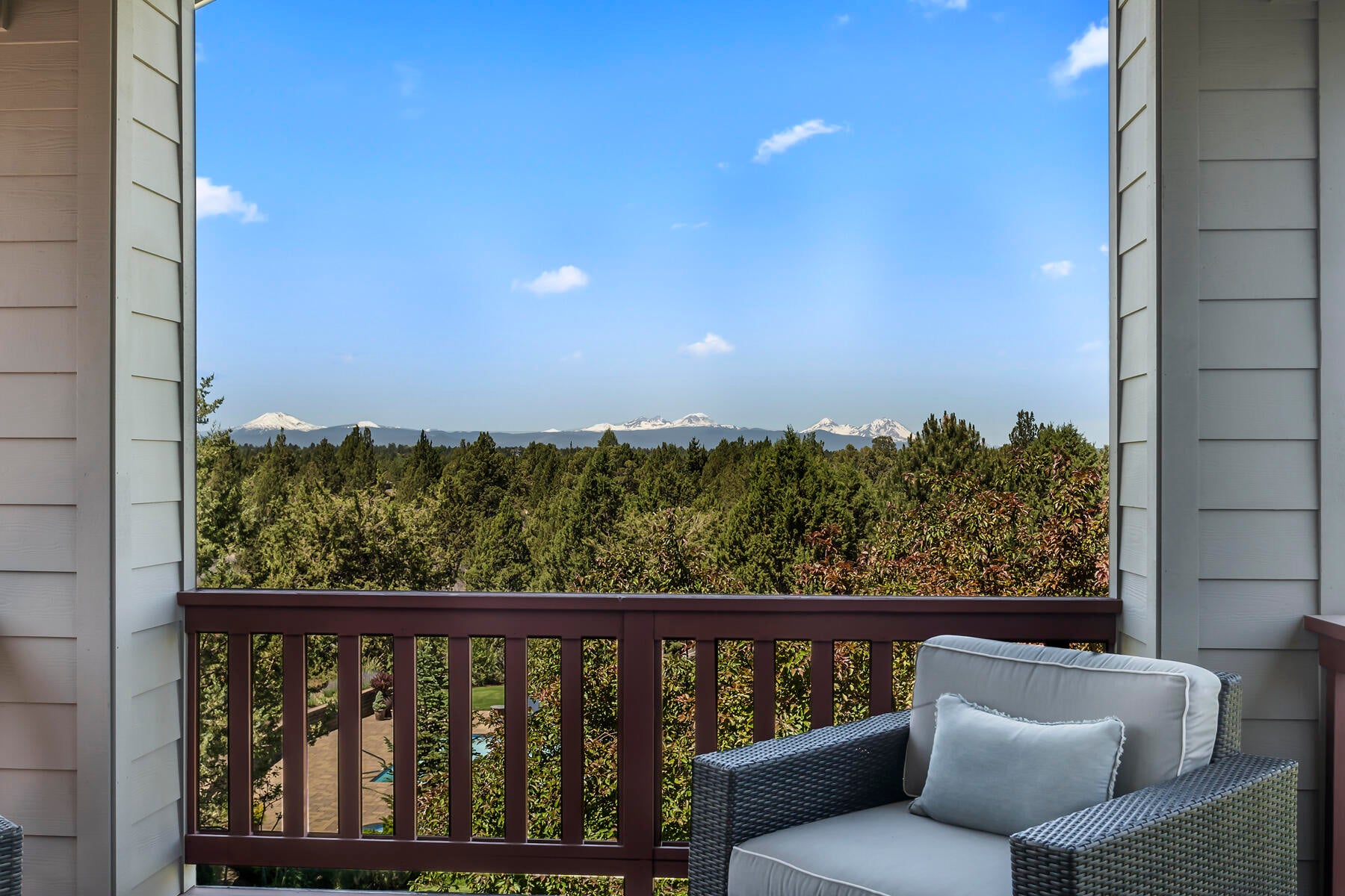 Bend, Oregon, 97702, United States, ,6 BathroomsBathrooms,Residential,Active,1726978