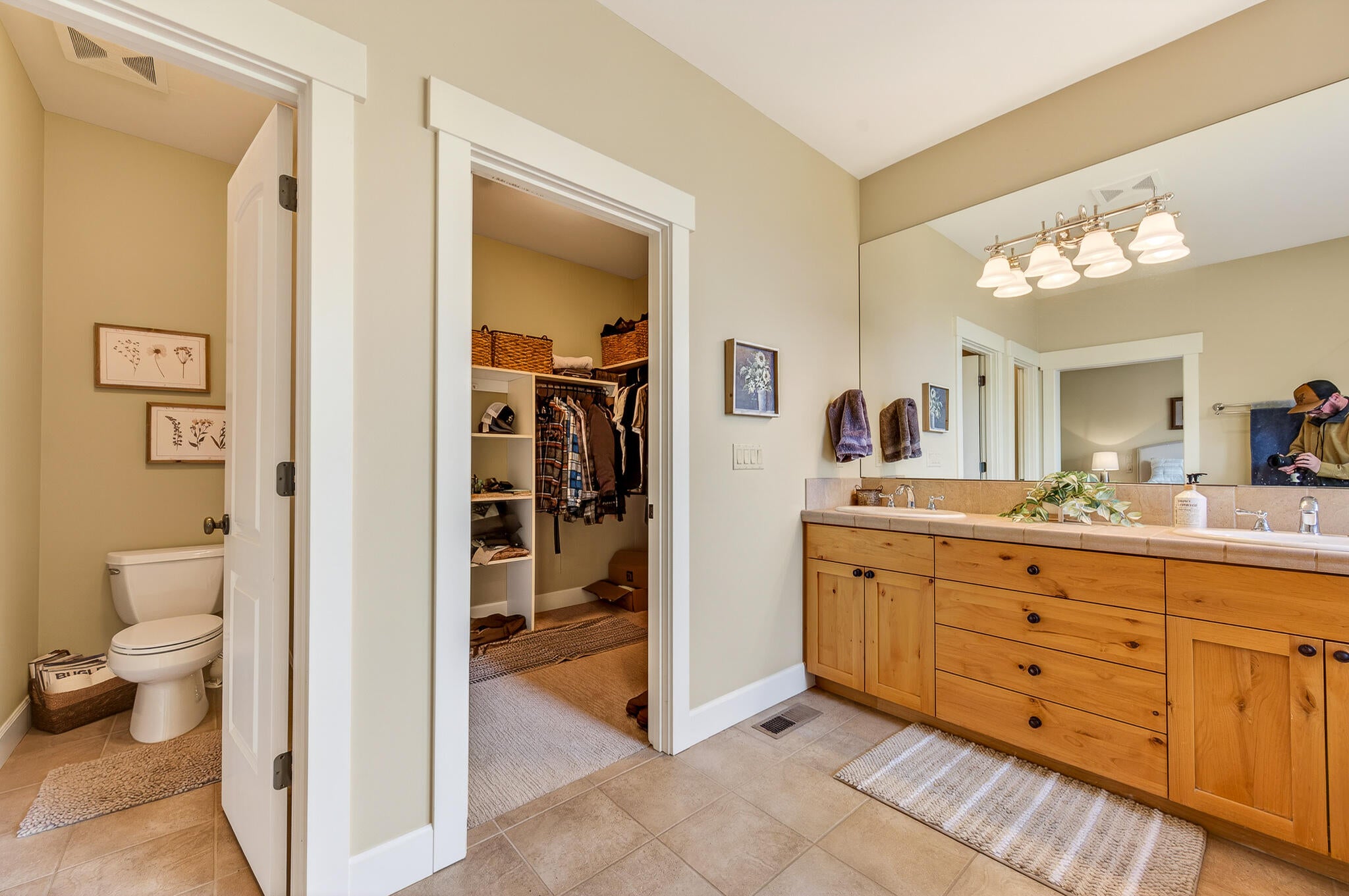Bend, Oregon, 97703, United States, 3 Bedrooms Bedrooms, ,3 BathroomsBathrooms,Residential,Active,2017476