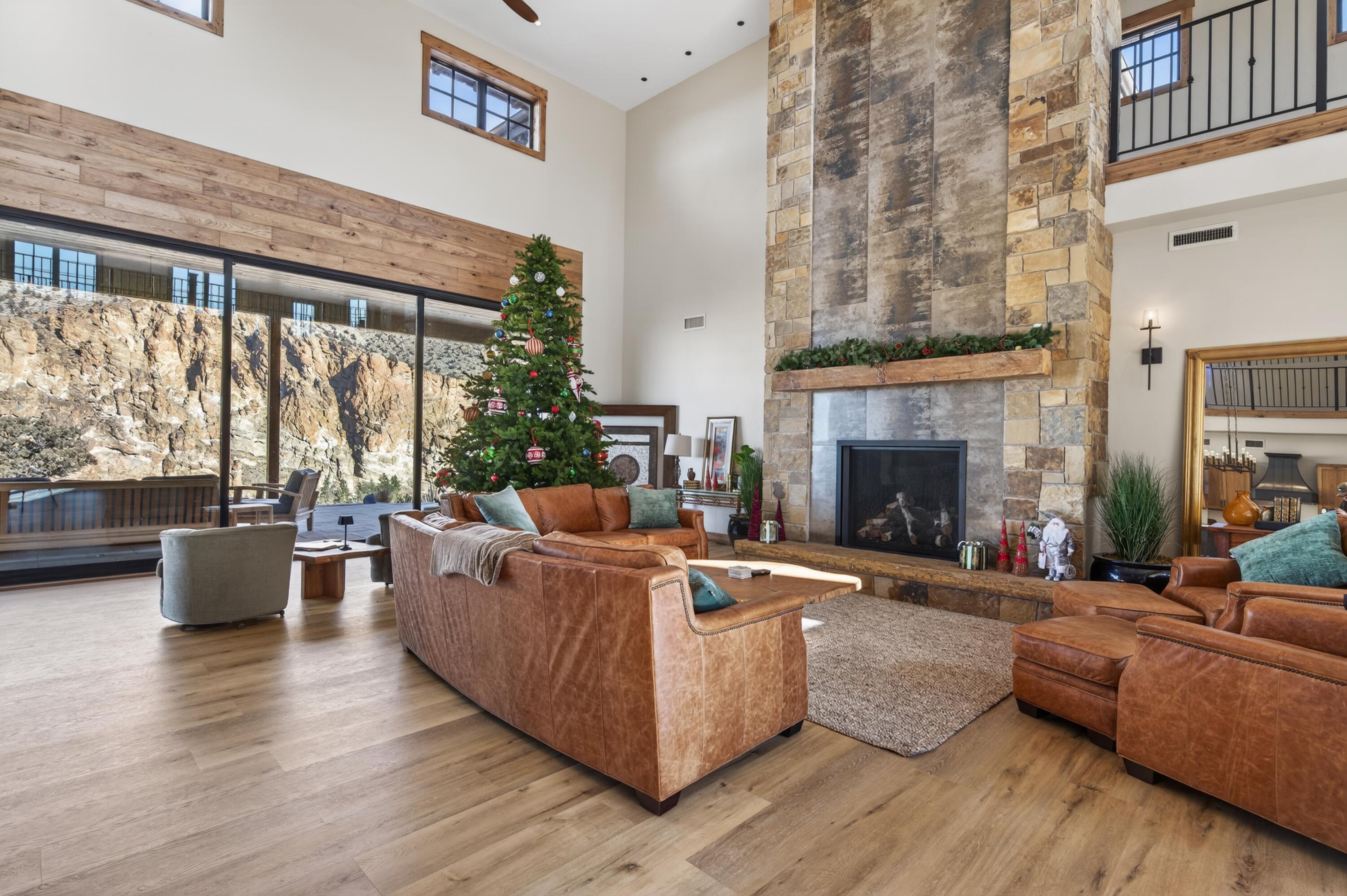 Terrebonne, Oregon, 97760, United States, 5 Bedrooms Bedrooms, ,5 BathroomsBathrooms,Residential,Active,1747251