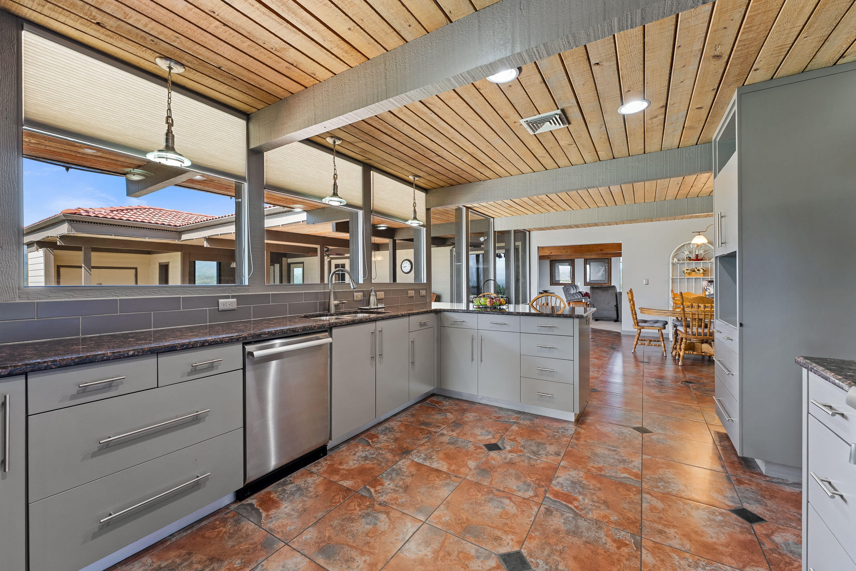 Central Point, Oregon, 97502, United States, 4 Bedrooms Bedrooms, ,4 BathroomsBathrooms,Residential,Active,2006836