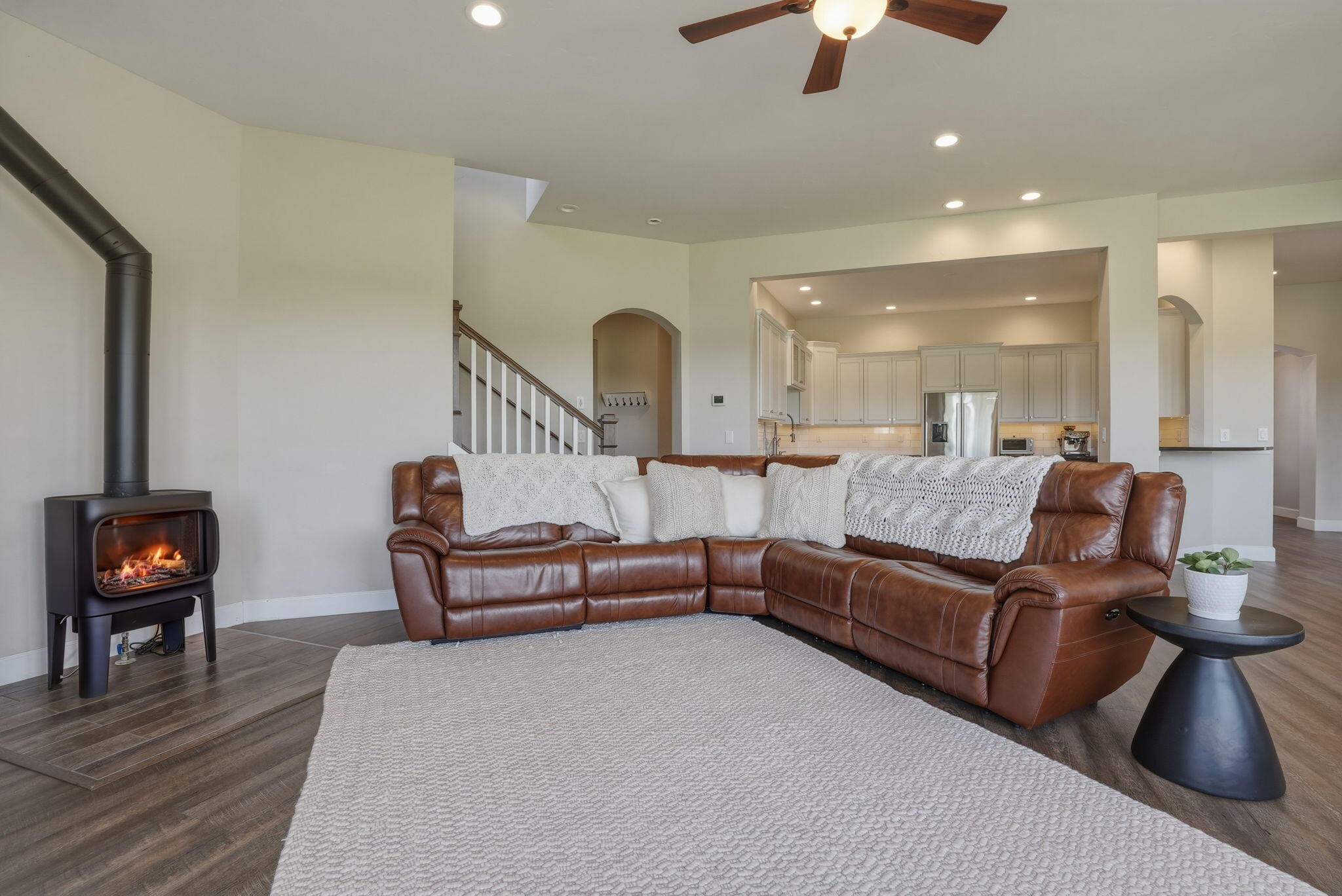 Sisters, Oregon, 97759, United States, 3 Bedrooms Bedrooms, ,3 BathroomsBathrooms,Residential,Active,2043417