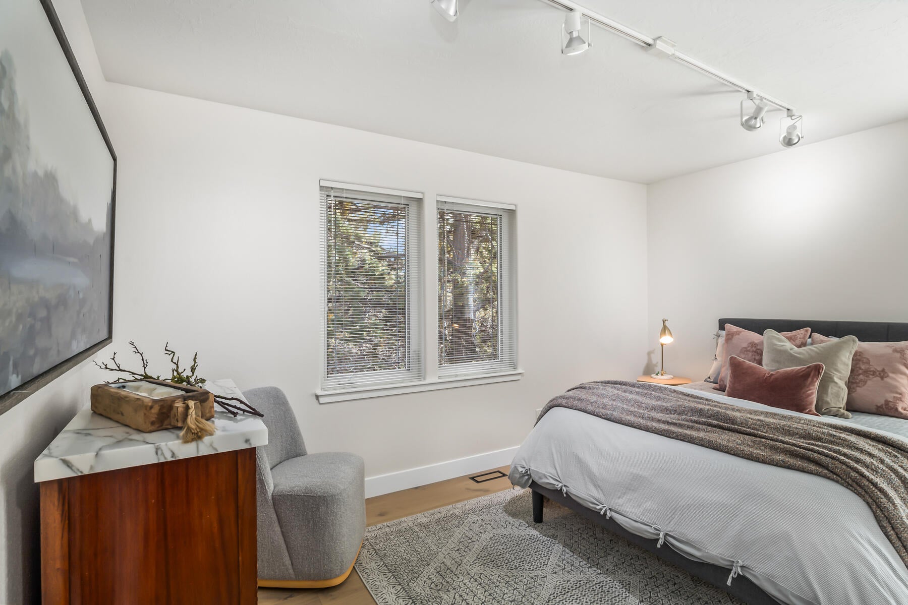 Bend, Oregon, 97703, United States, 5 Bedrooms Bedrooms, ,3 BathroomsBathrooms,Residential,Active,1972188