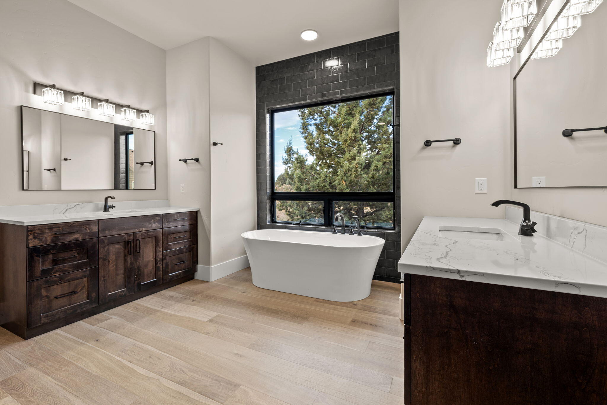 Powell Butte, Oregon, 97753, United States, 3 Bedrooms Bedrooms, ,3 BathroomsBathrooms,Residential,Active,1742297