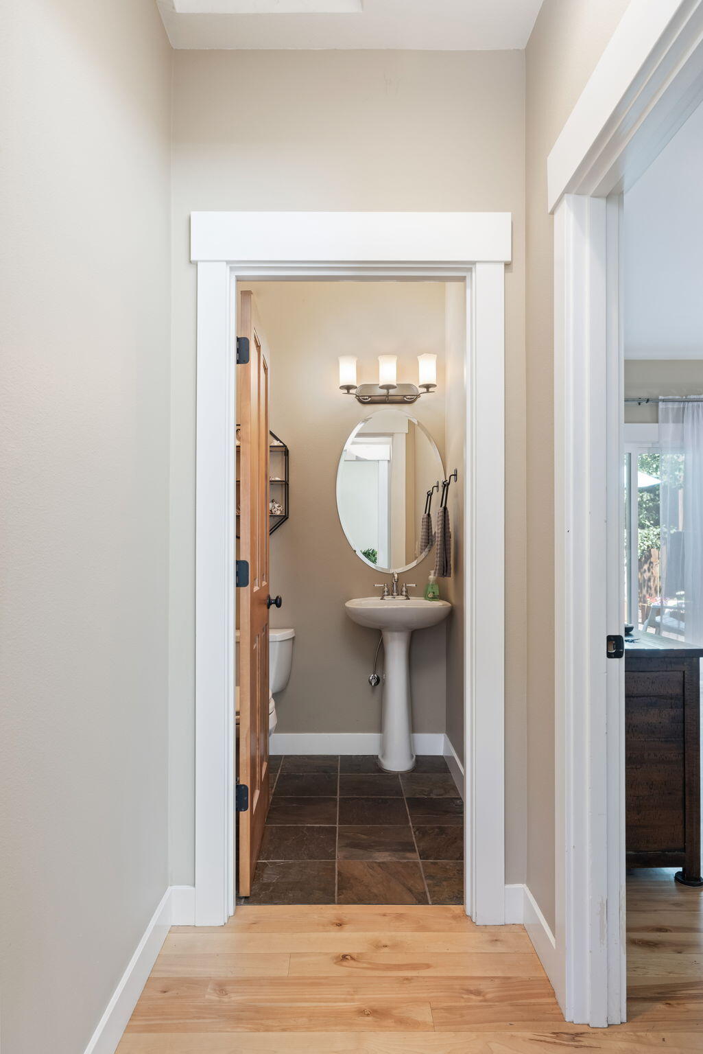 Bend, Oregon, 97702, United States, ,3 BathroomsBathrooms,Residential,Active,1850627