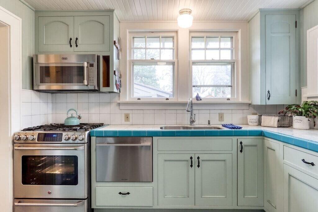 Bend, Oregon, 97703, United States, 3 Bedrooms Bedrooms, ,2 BathroomsBathrooms,Residential,Active,1756823