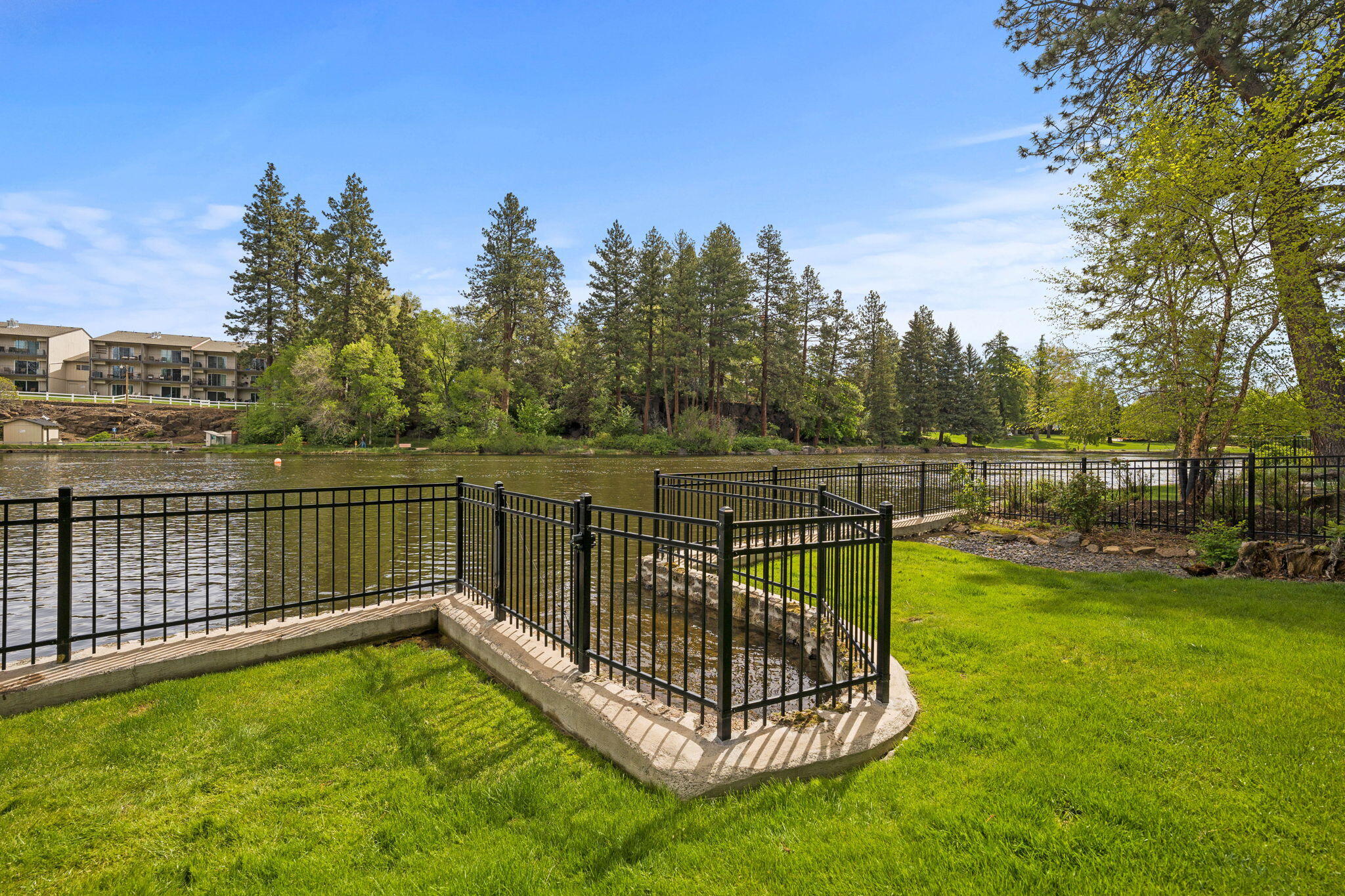 Bend, Oregon, 97703, United States, 3 Bedrooms Bedrooms, ,2 BathroomsBathrooms,Residential,Active,1904740