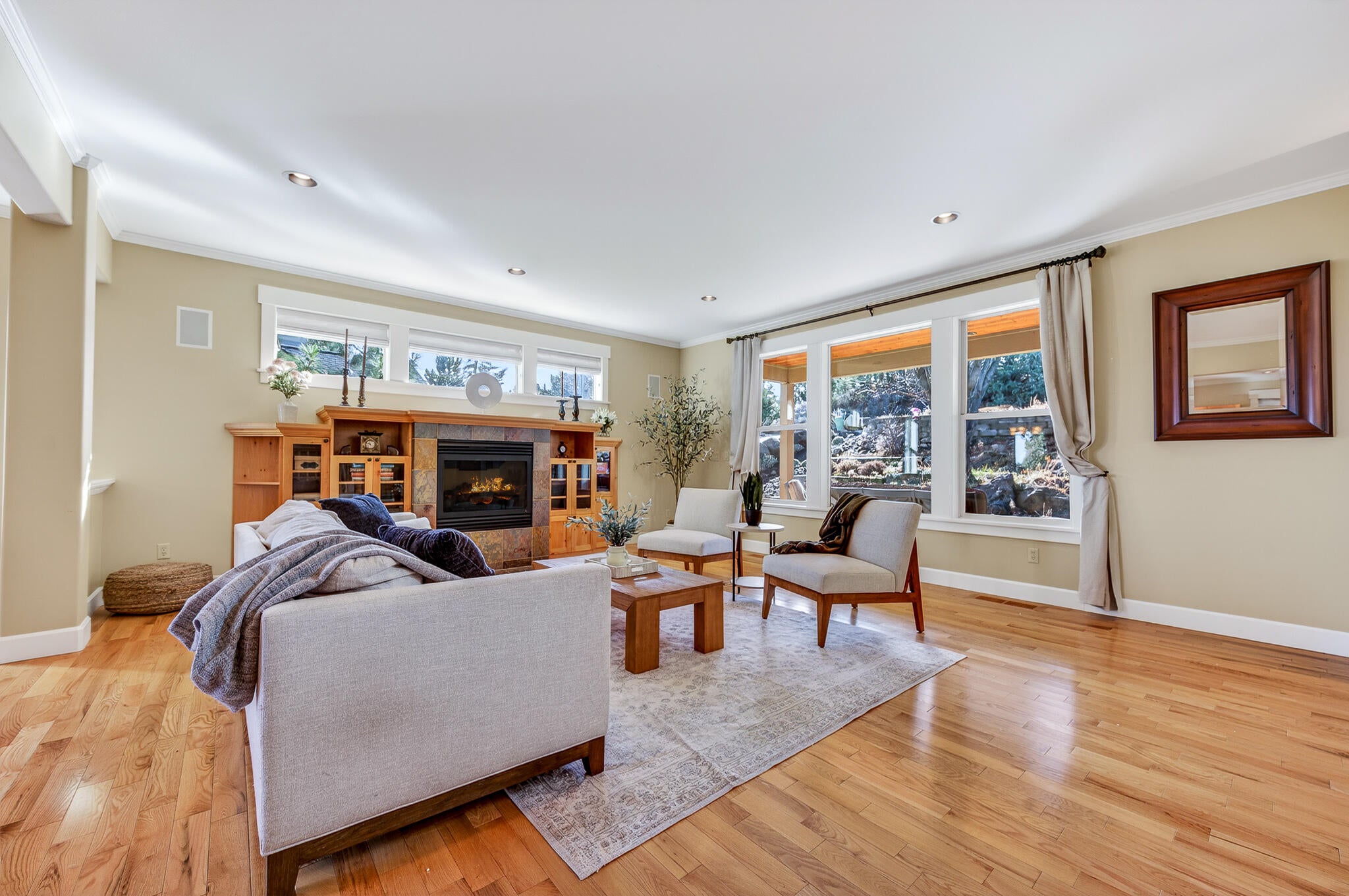 Bend, Oregon, 97703, United States, 3 Bedrooms Bedrooms, ,3 BathroomsBathrooms,Residential,Active,2017476