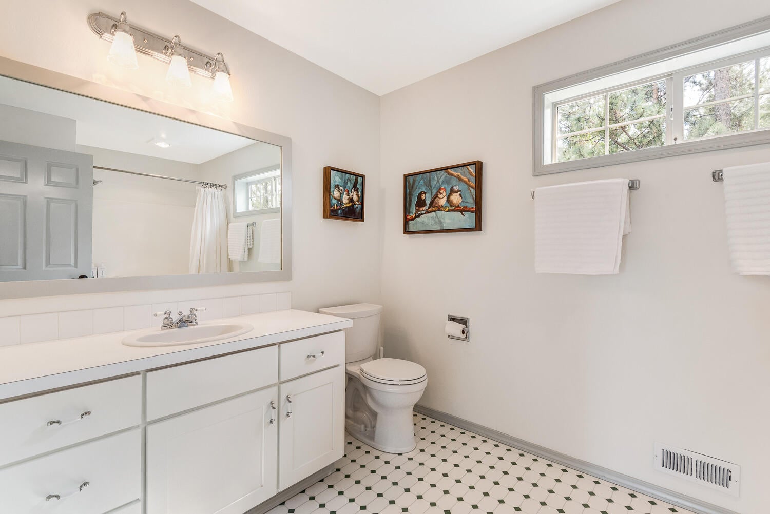 Sunriver, Oregon, 97707, United States, 3 Bedrooms Bedrooms, ,3 BathroomsBathrooms,Residential,Active,2029758